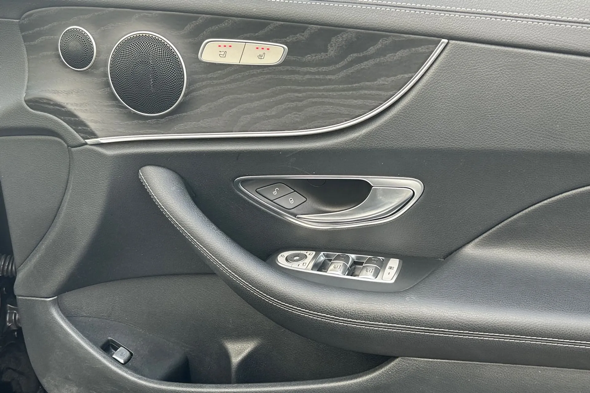 MERCEDES-BENZ E CLASS thumbnail image number 51