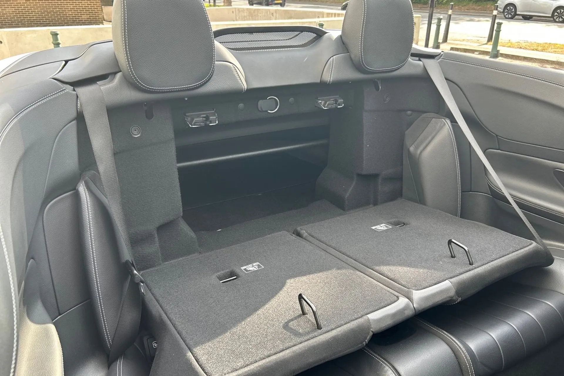 MERCEDES-BENZ E CLASS thumbnail image number 35
