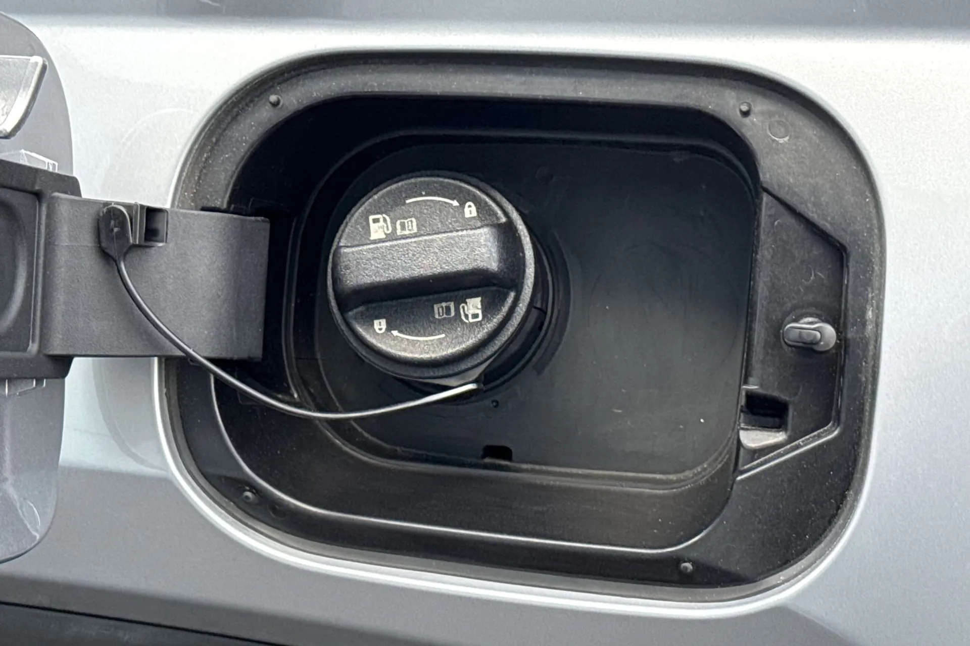 HYUNDAI TUCSON thumbnail image number 24
