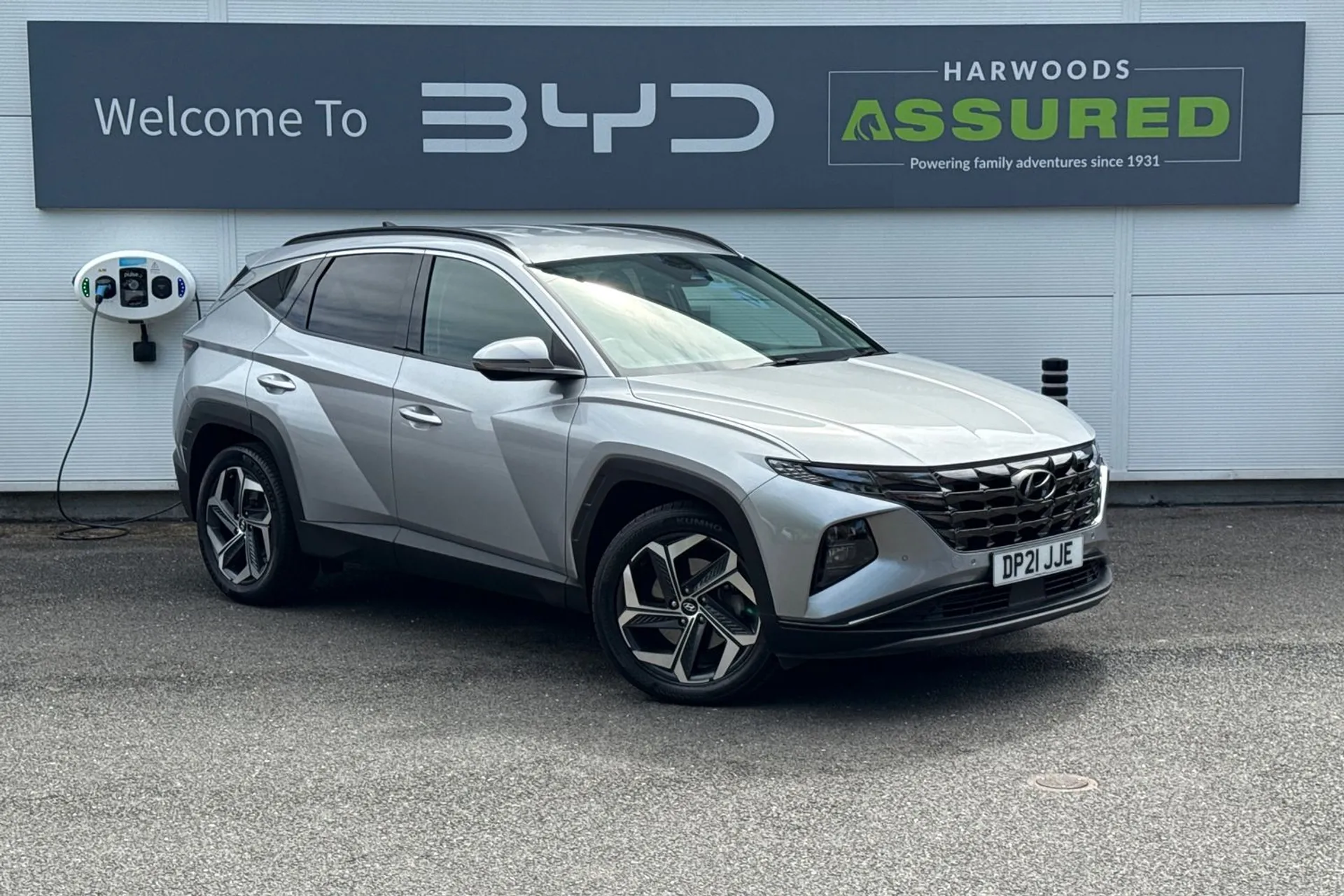 HYUNDAI TUCSON focused image