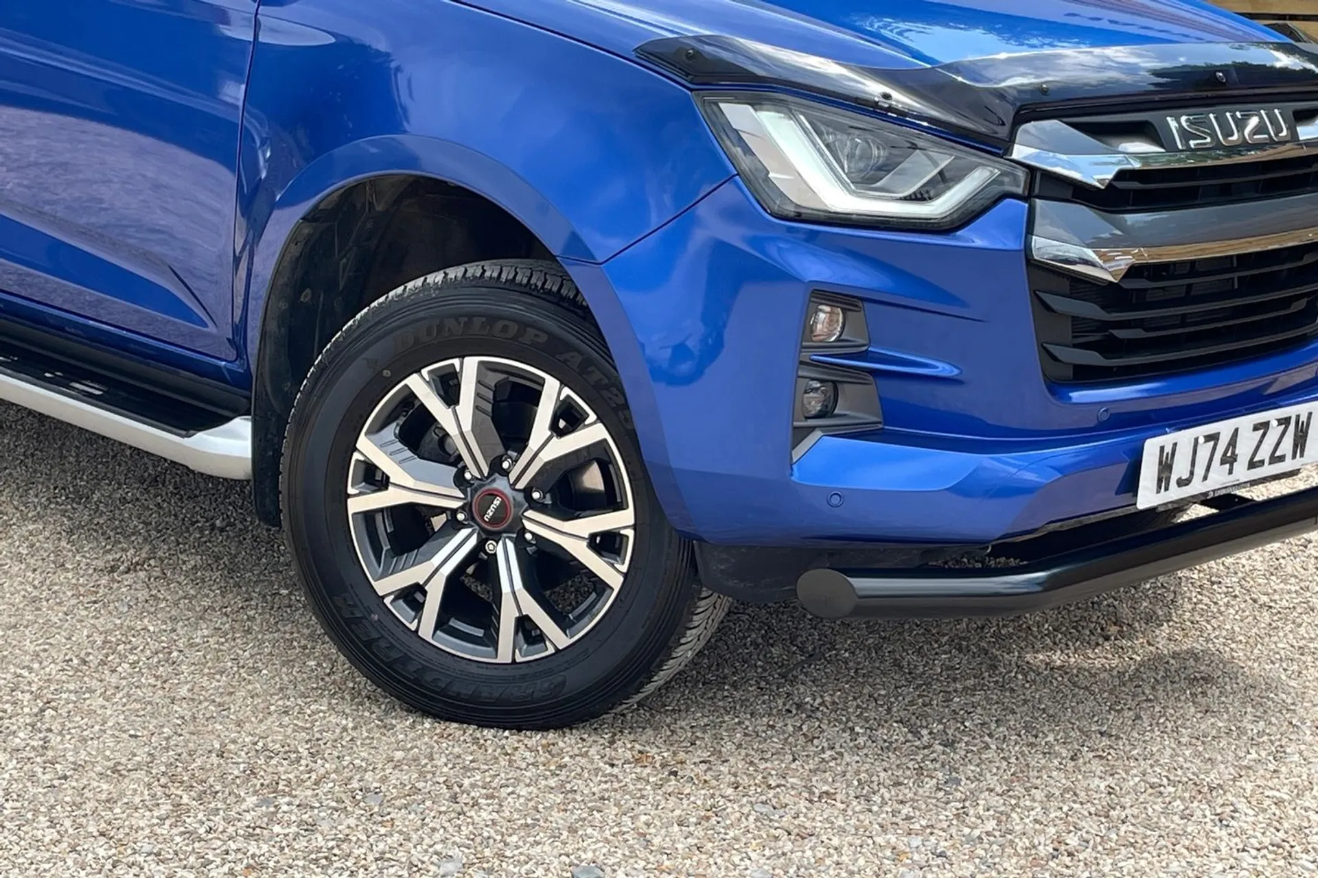 ISUZU D-MAX thumbnail image number 6
