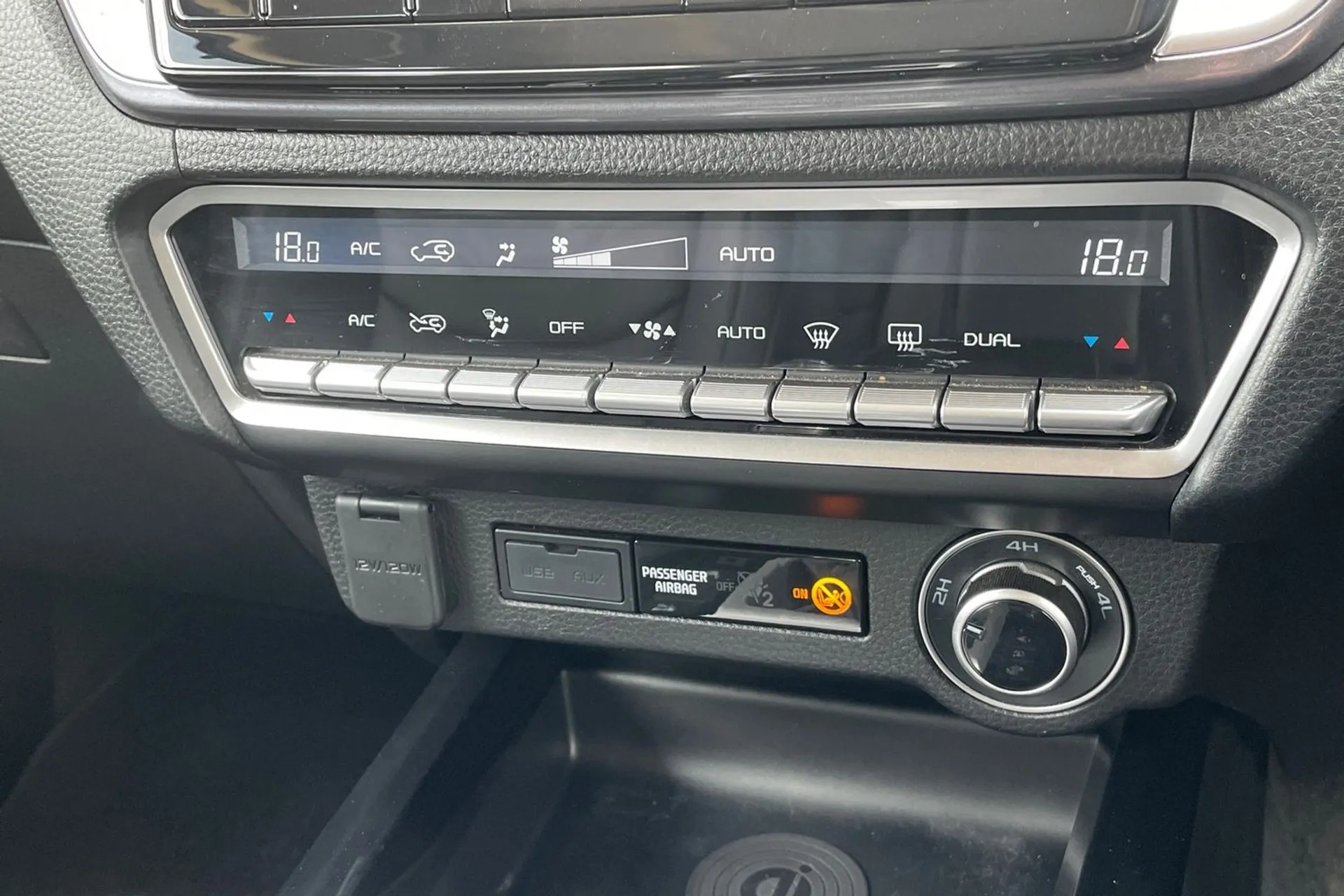 ISUZU D-MAX thumbnail image number 39