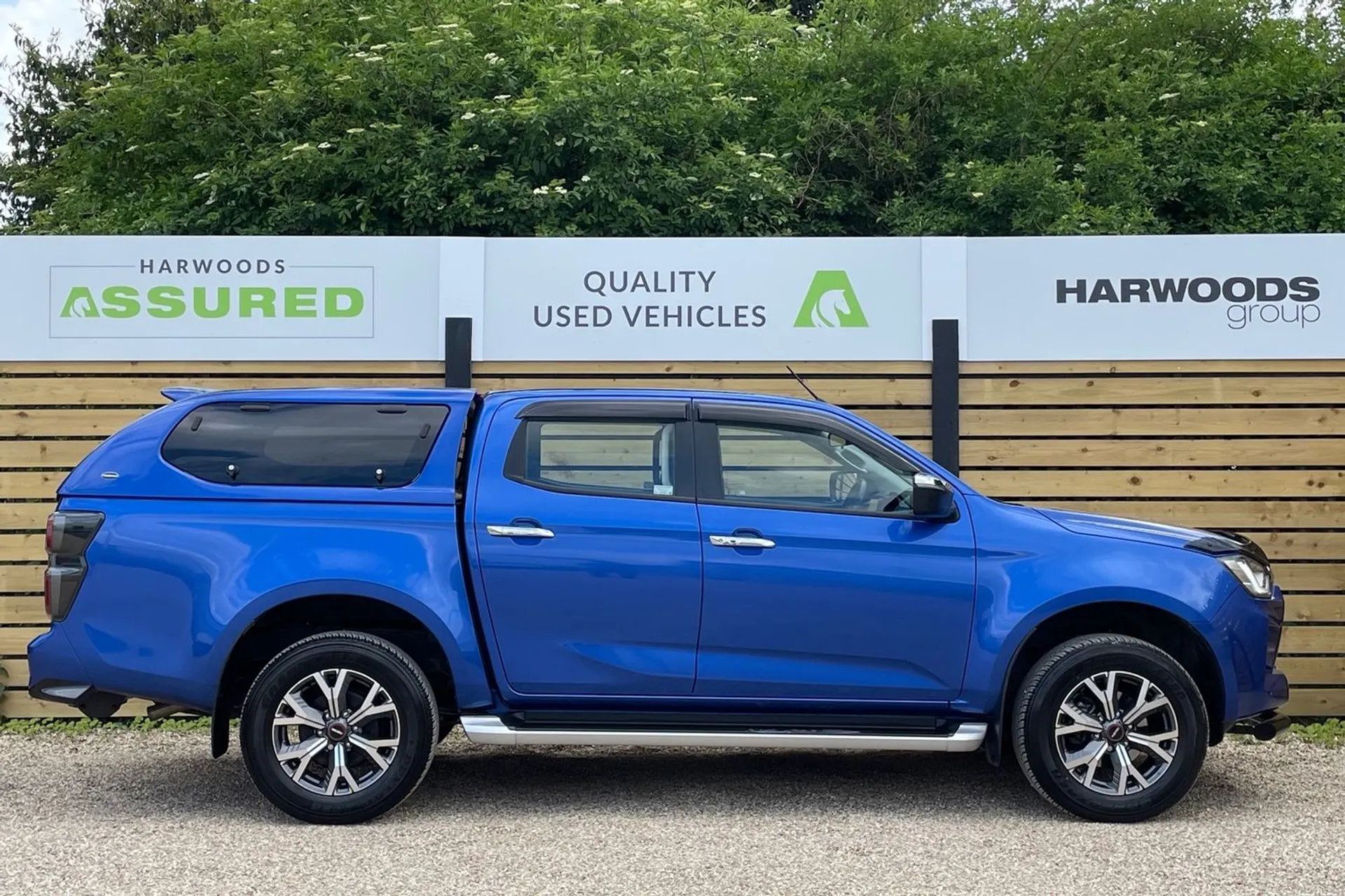 ISUZU D-MAX thumbnail image number 2