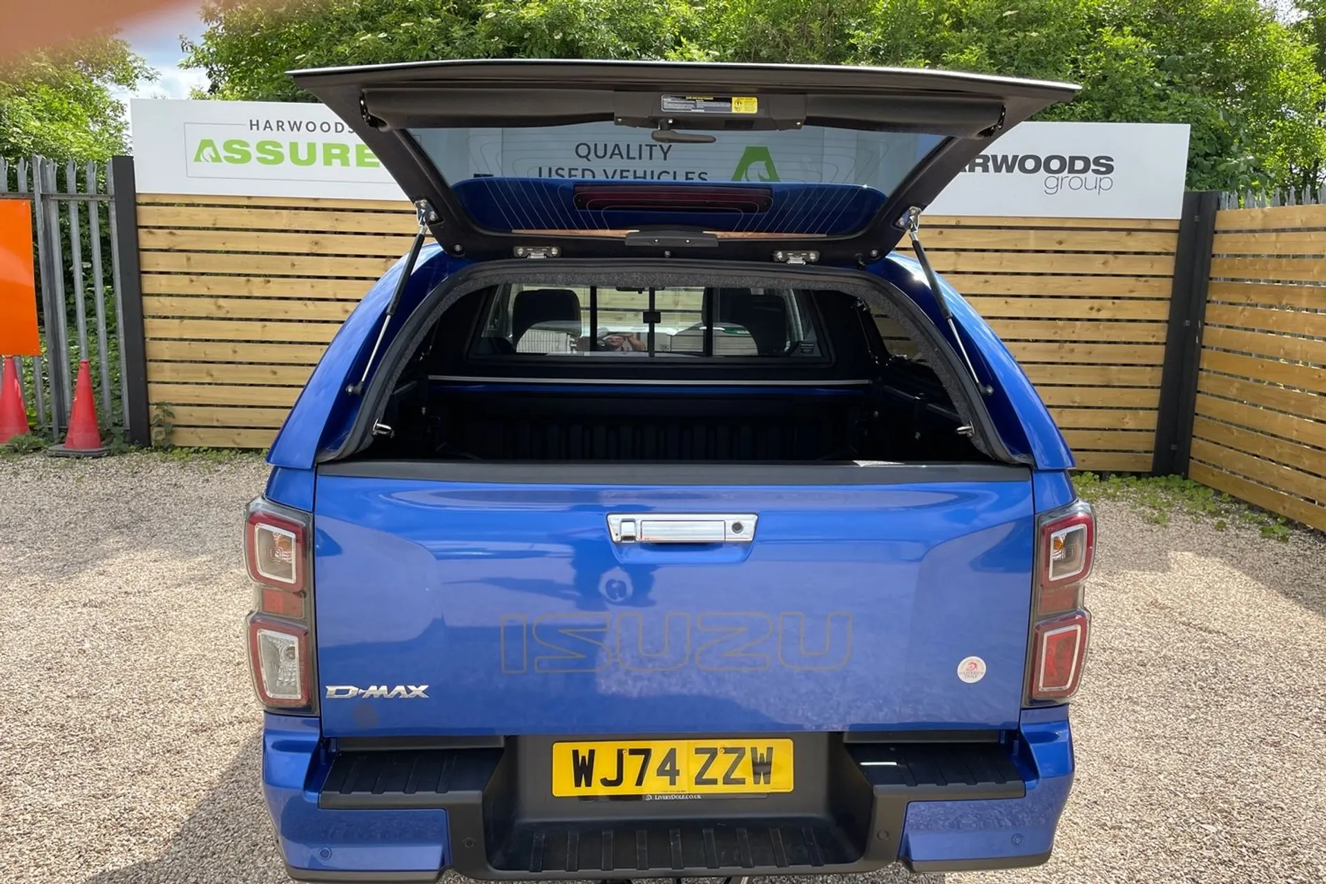 ISUZU D-MAX thumbnail image number 15