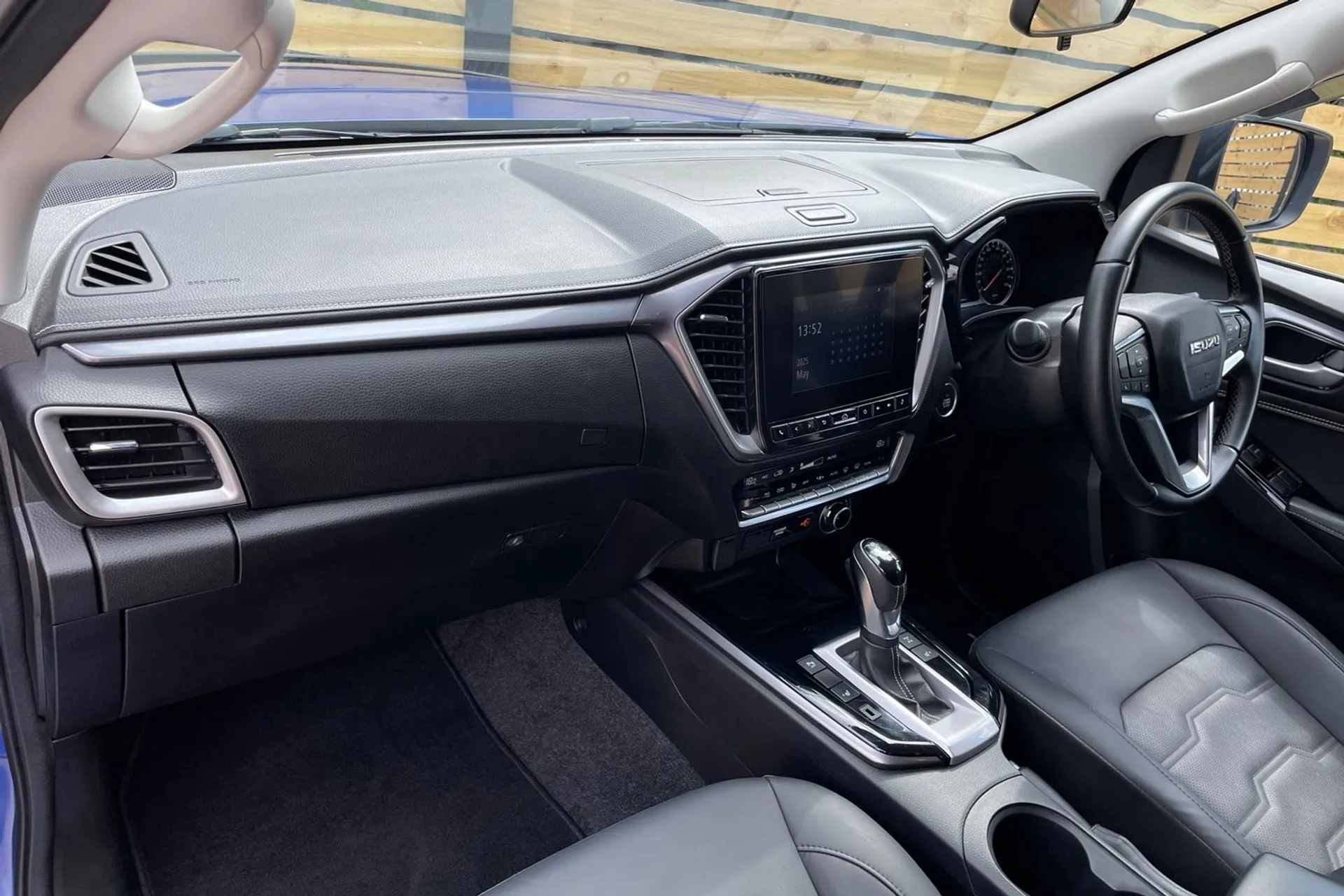 ISUZU D-MAX thumbnail image number 28