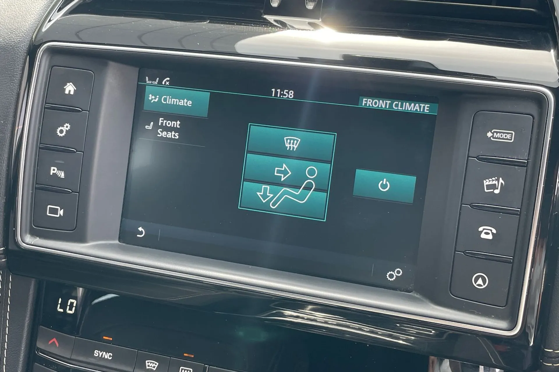 Jaguar F-PACE thumbnail image number 48