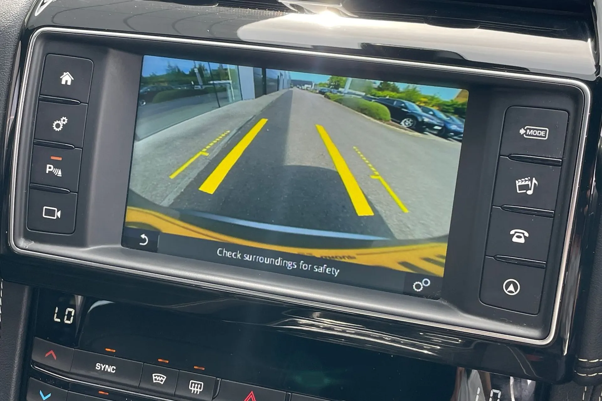 Jaguar F-PACE thumbnail image number 7