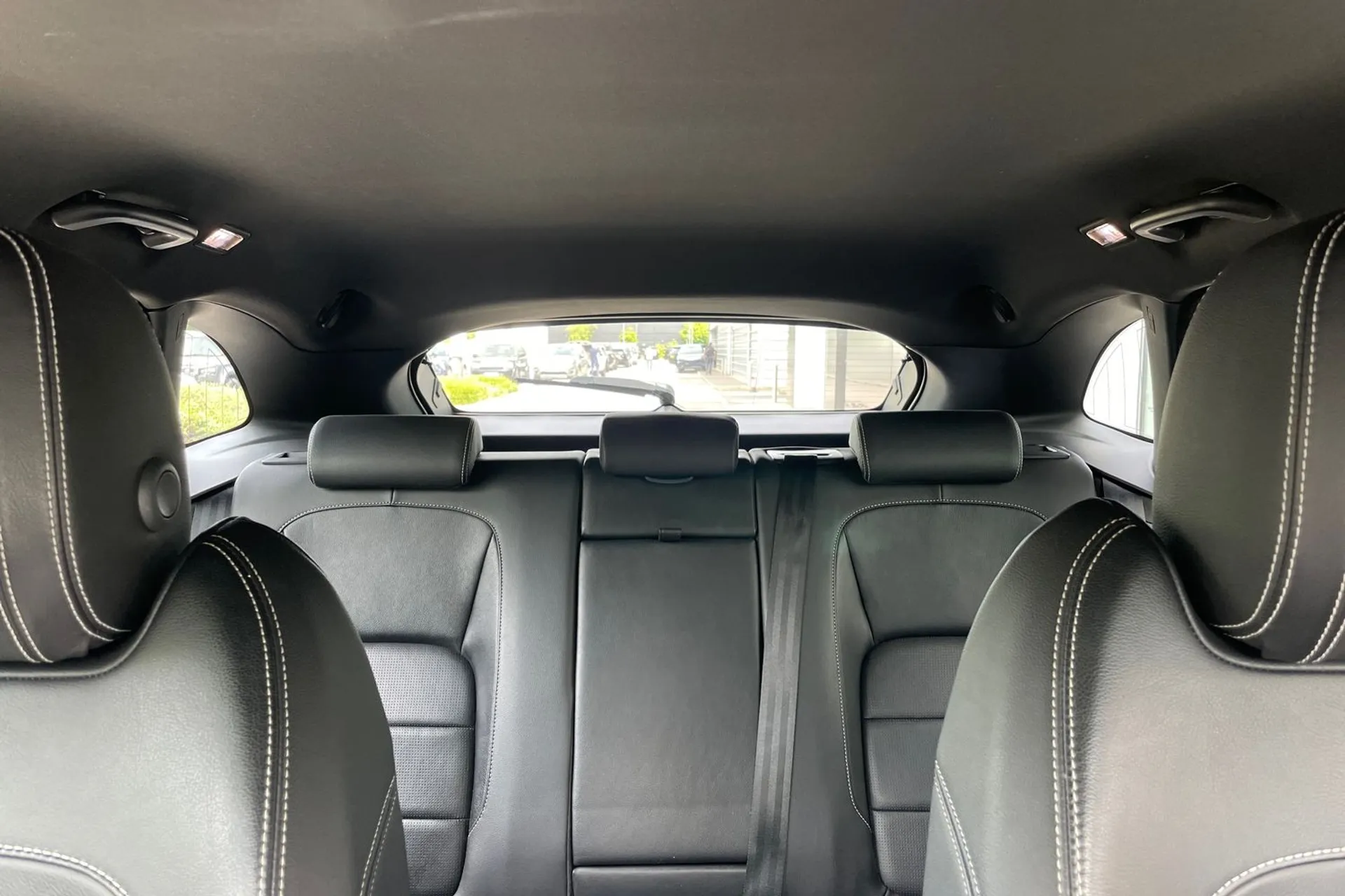 Jaguar F-PACE thumbnail image number 24