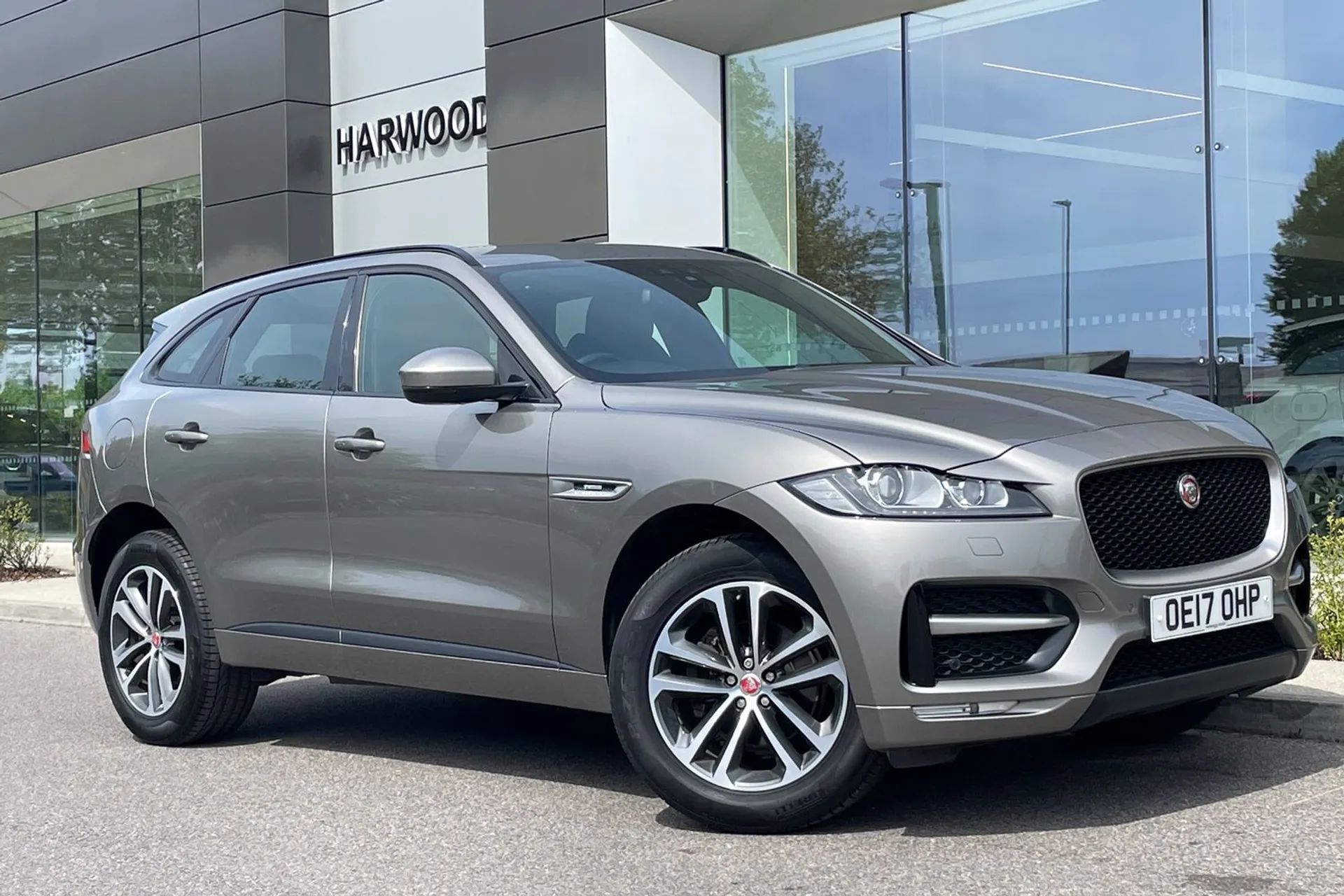 Jaguar F-PACE focused image