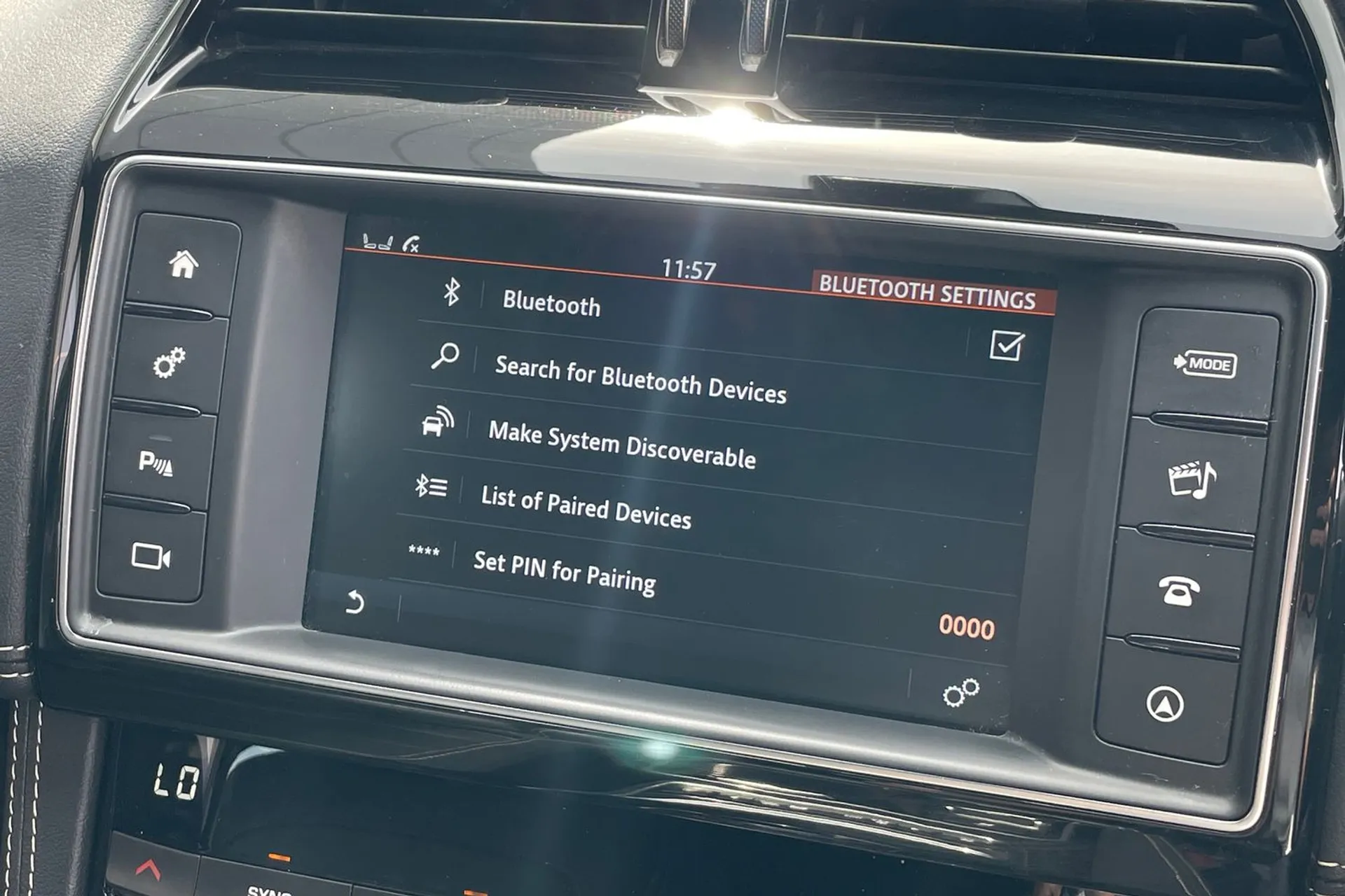Jaguar F-PACE thumbnail image number 39