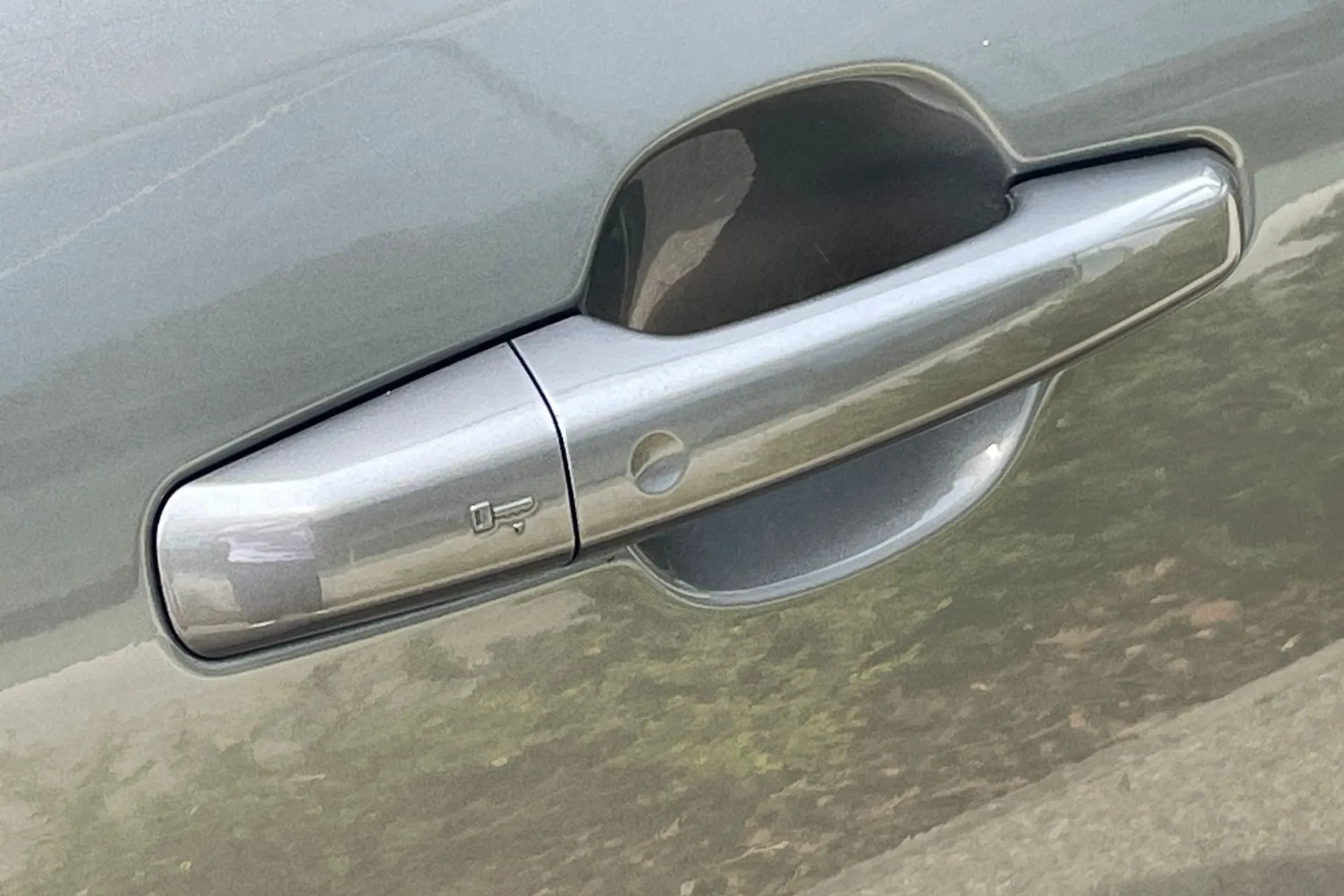 Jaguar F-PACE thumbnail image number 27