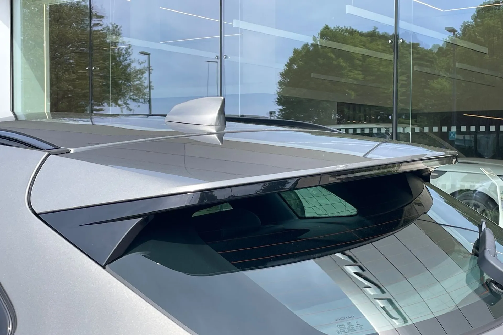 Jaguar F-PACE thumbnail image number 26