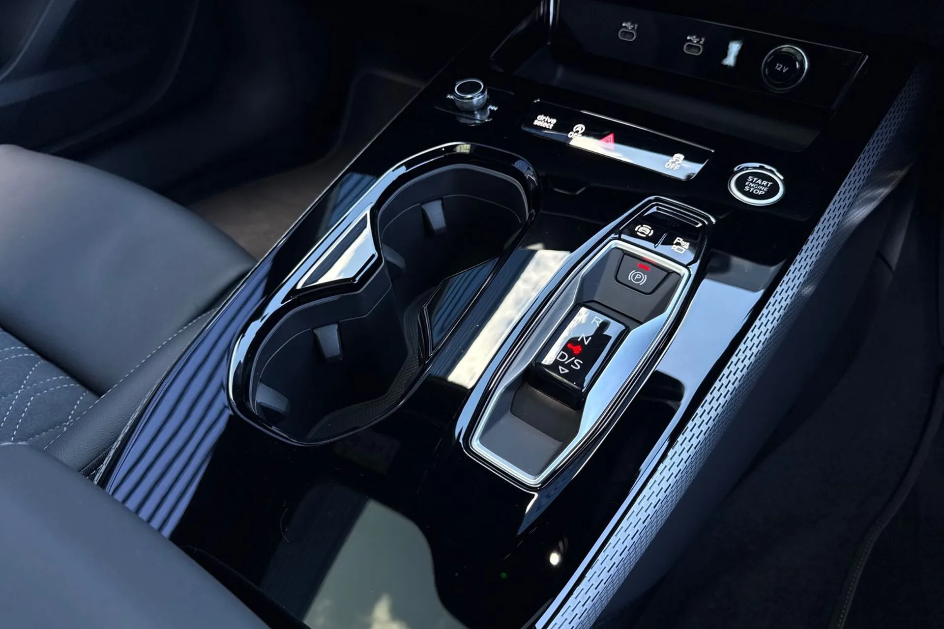 Audi A5 thumbnail image number 32