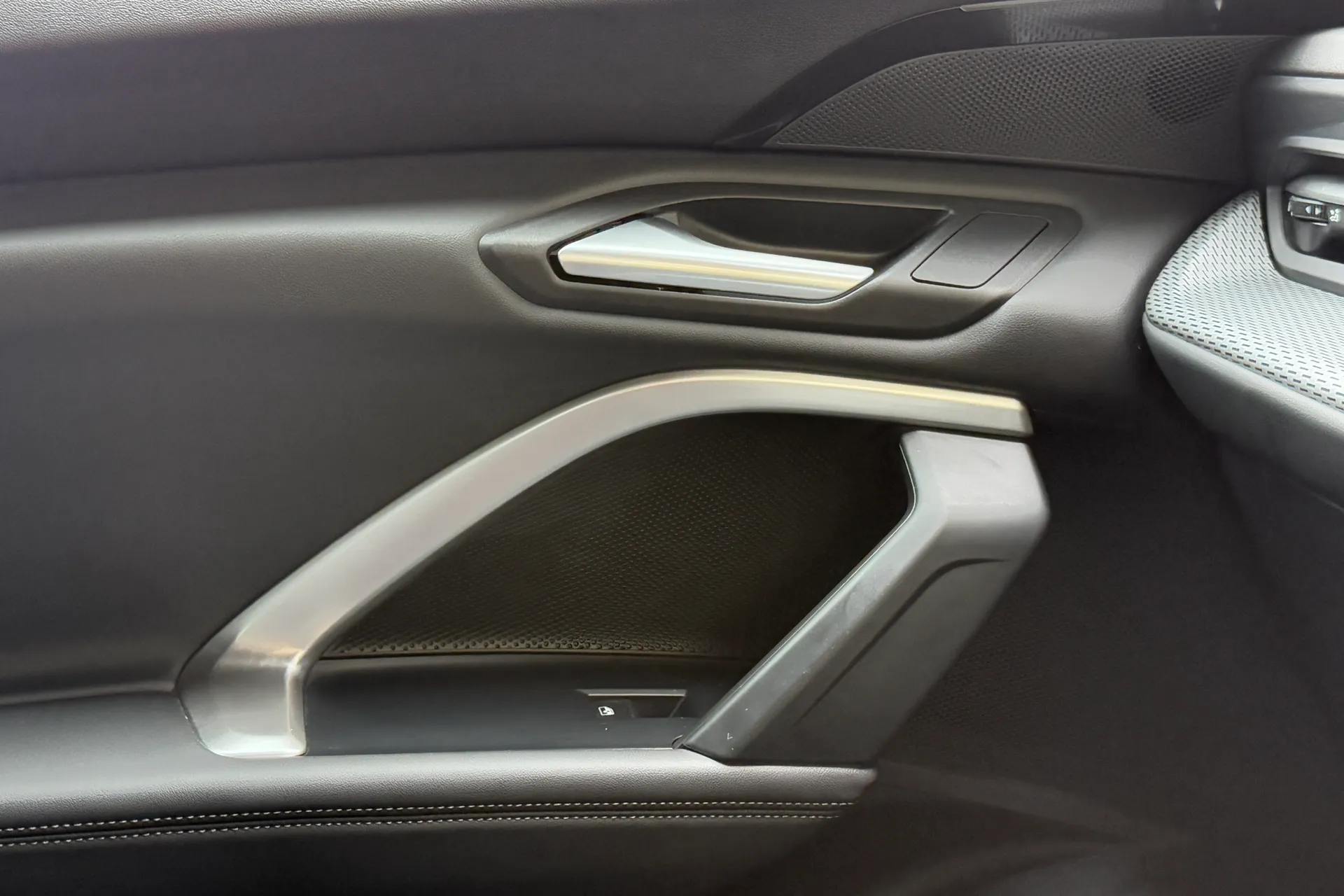 Audi Q5 thumbnail image number 23