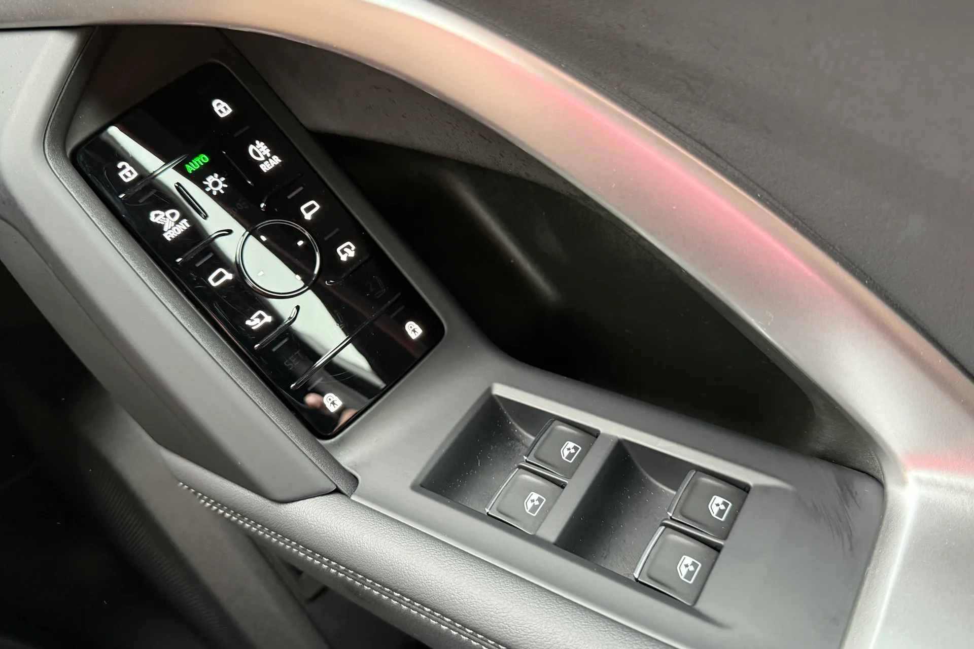 Audi Q5 thumbnail image number 18