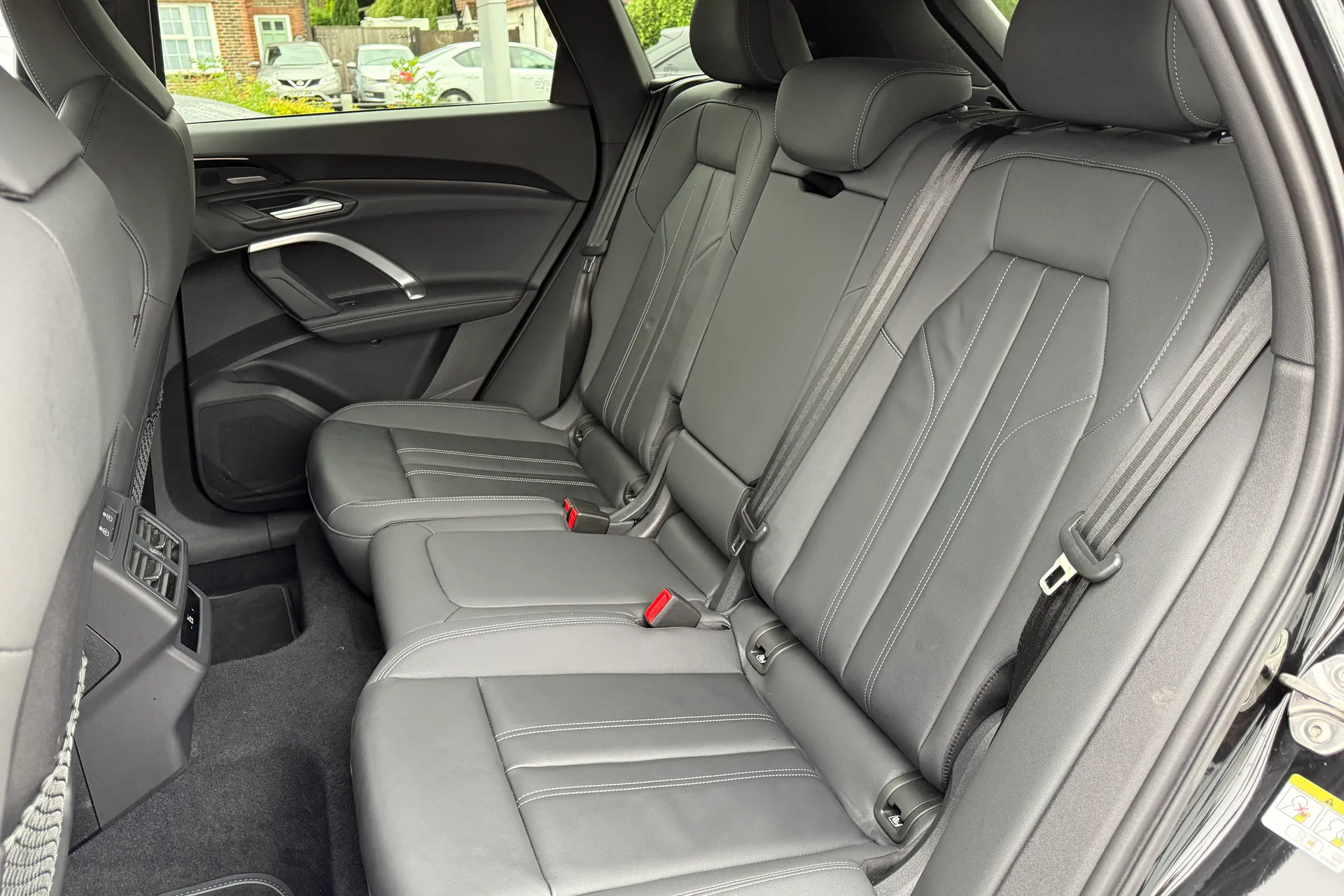 Audi Q5 thumbnail image number 36