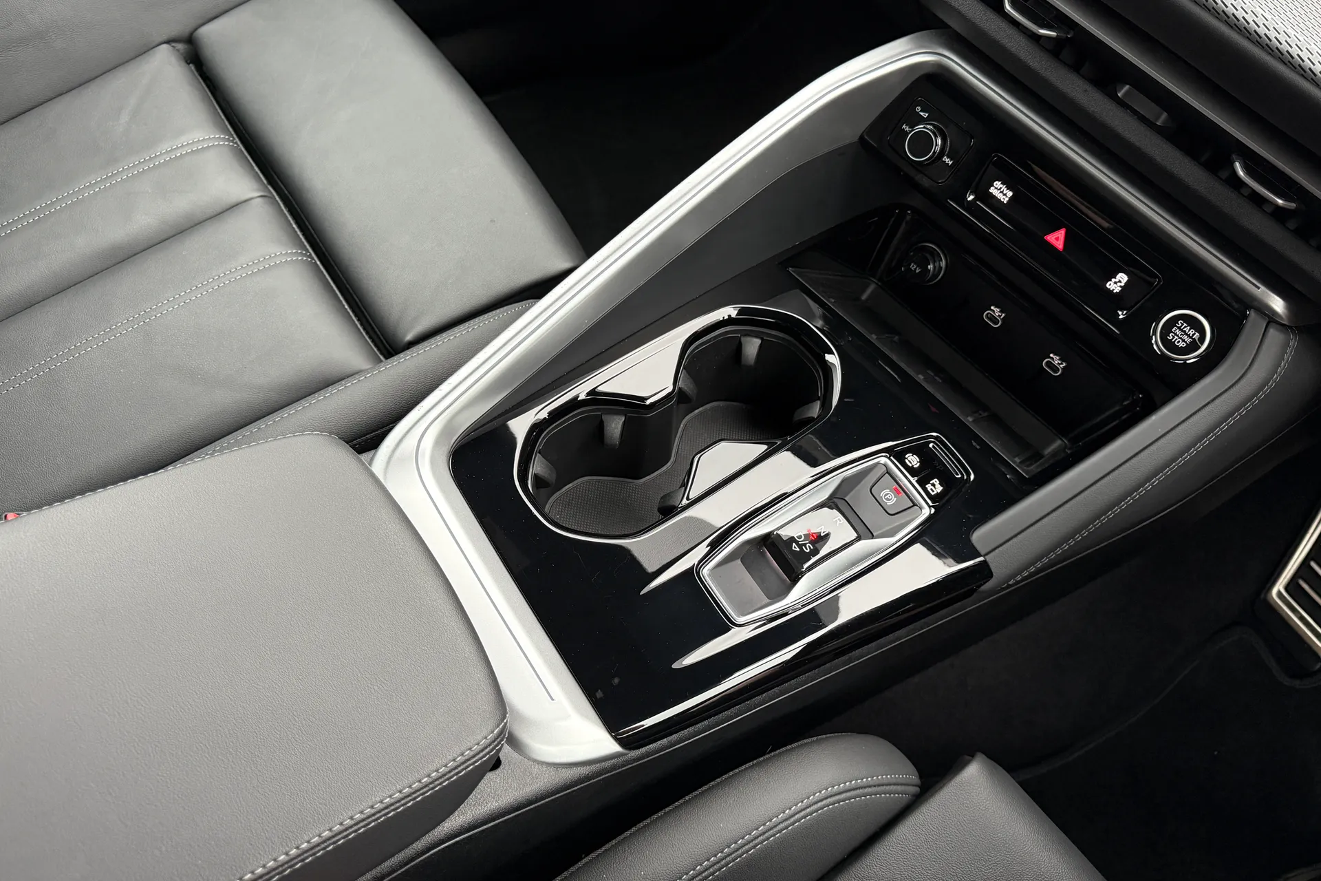 Audi Q5 thumbnail image number 33