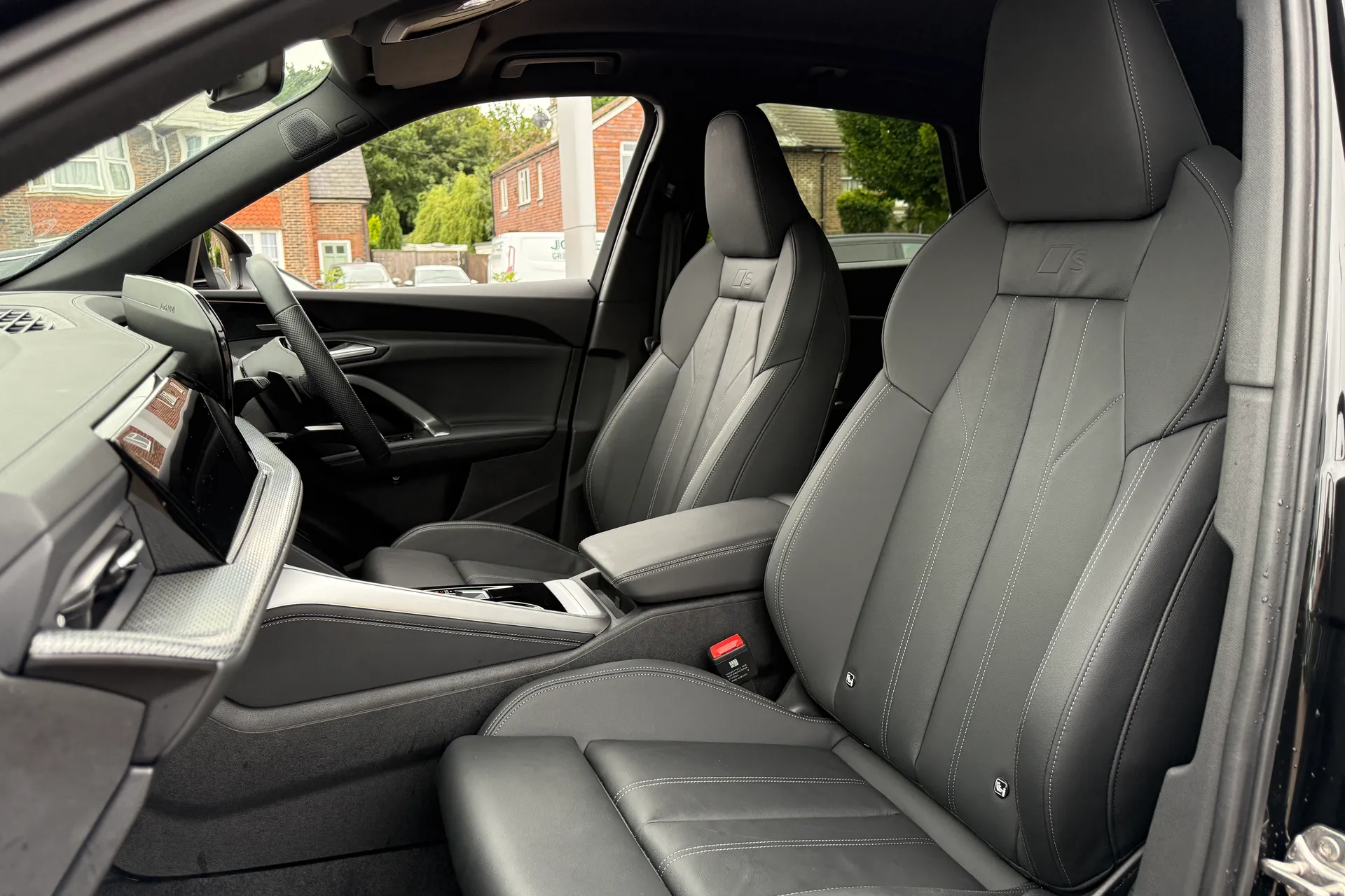 Audi Q5 thumbnail image number 28