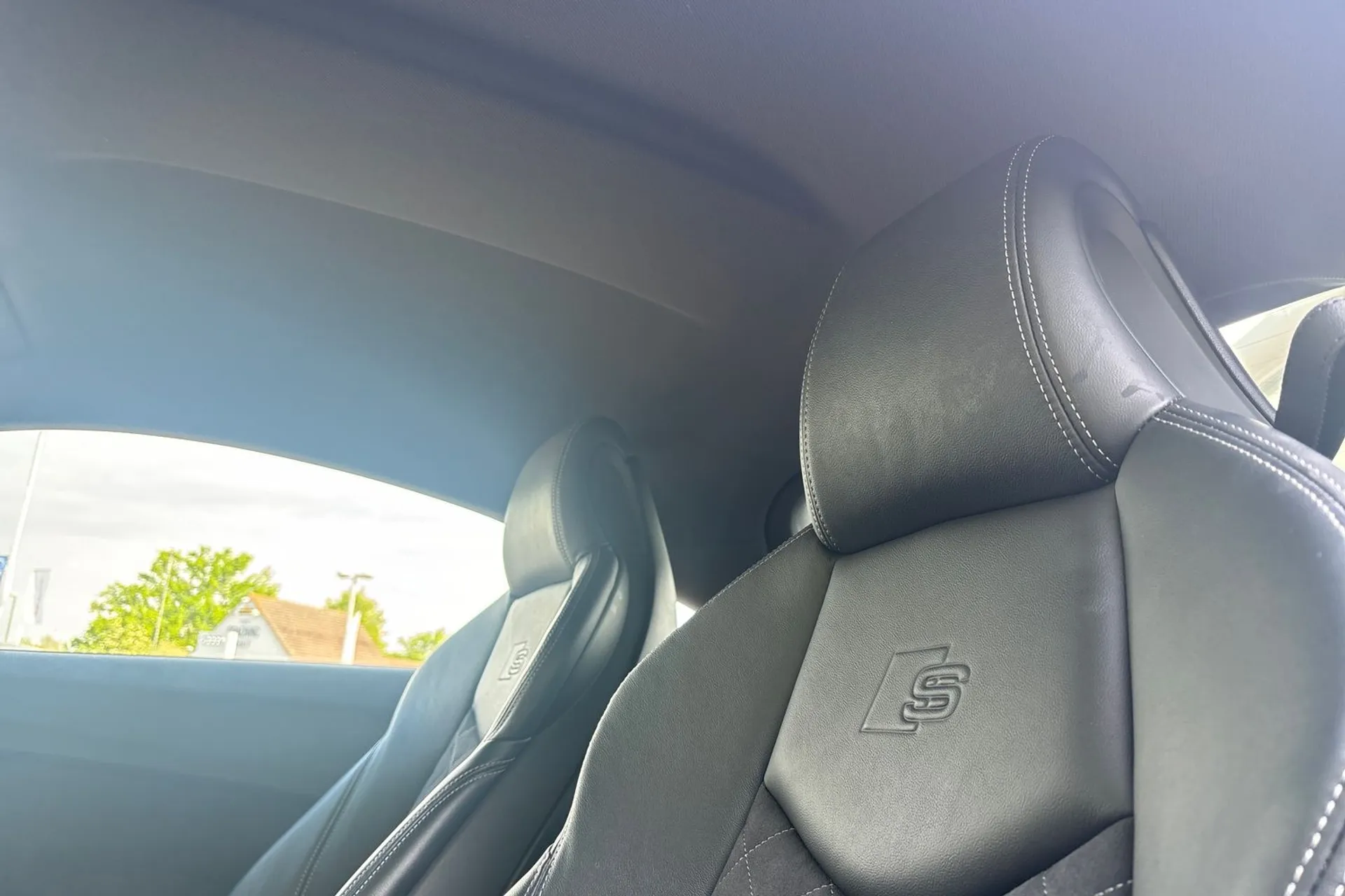 Audi TT thumbnail image number 28