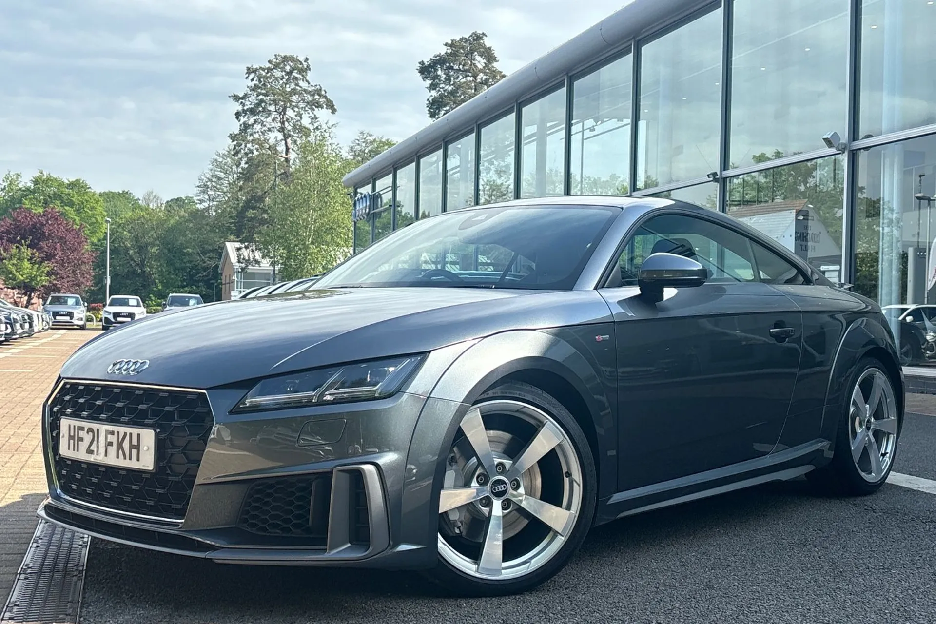 Audi TT thumbnail image number 10