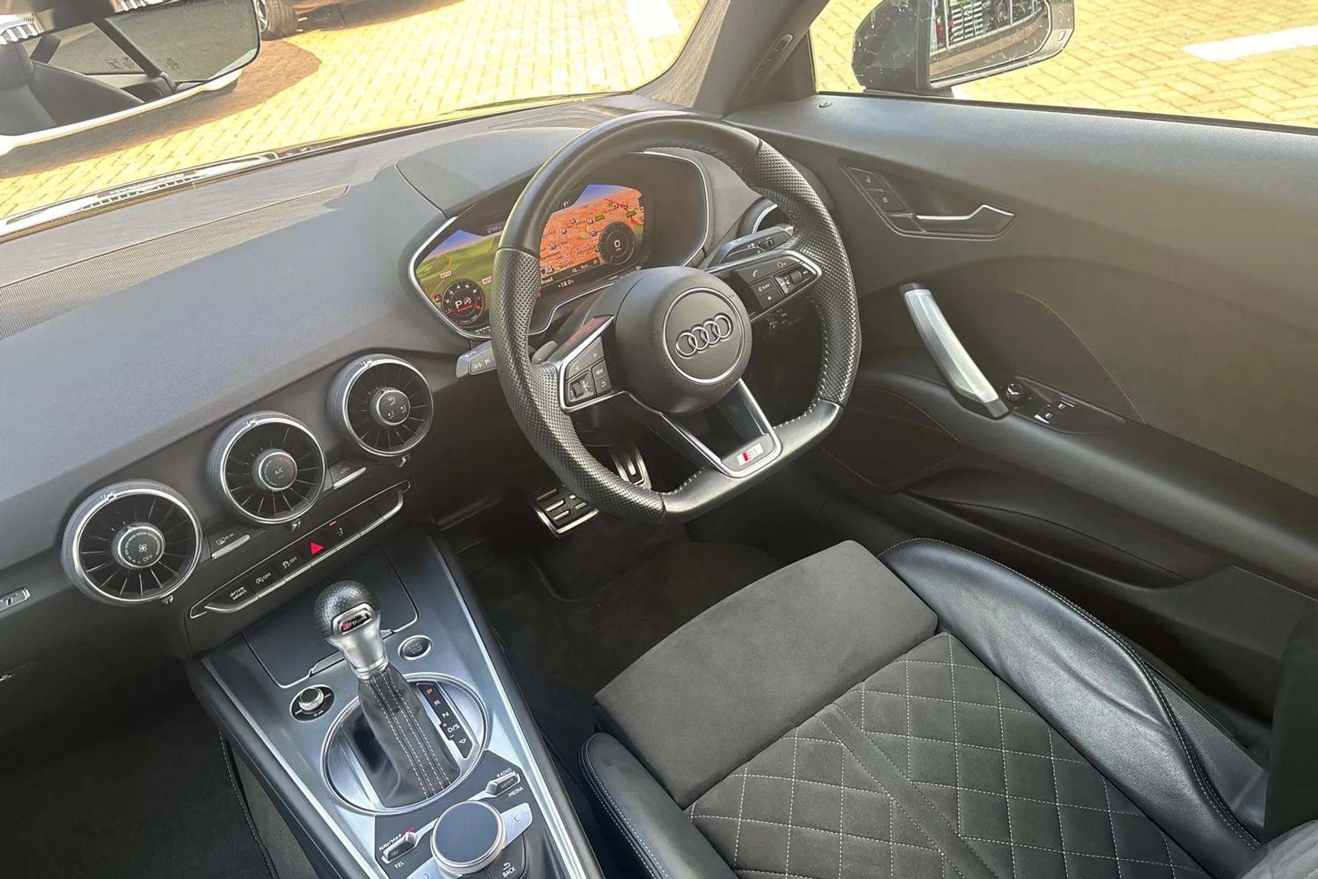 Audi TT thumbnail image number 33