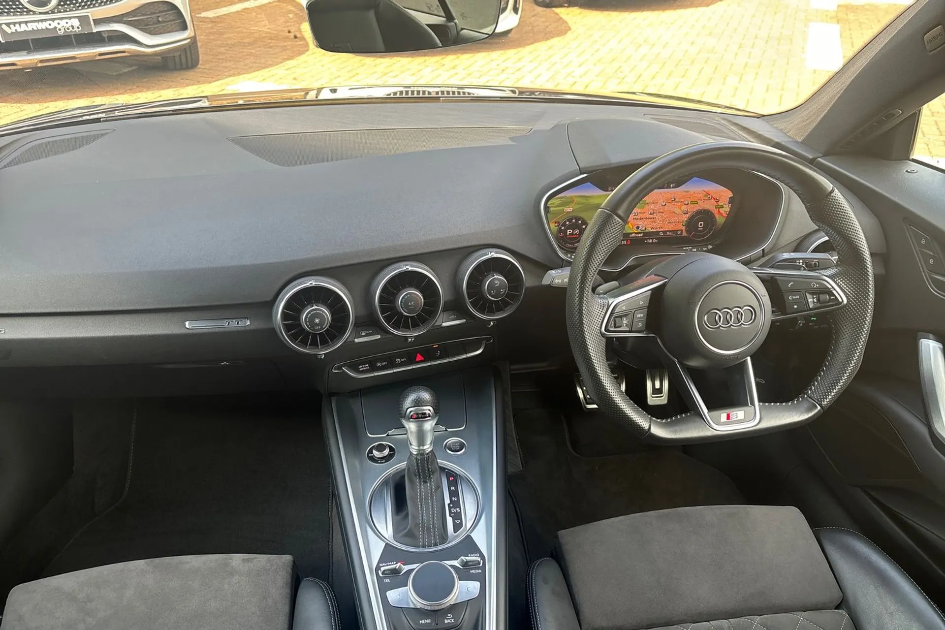 Audi TT thumbnail image number 31
