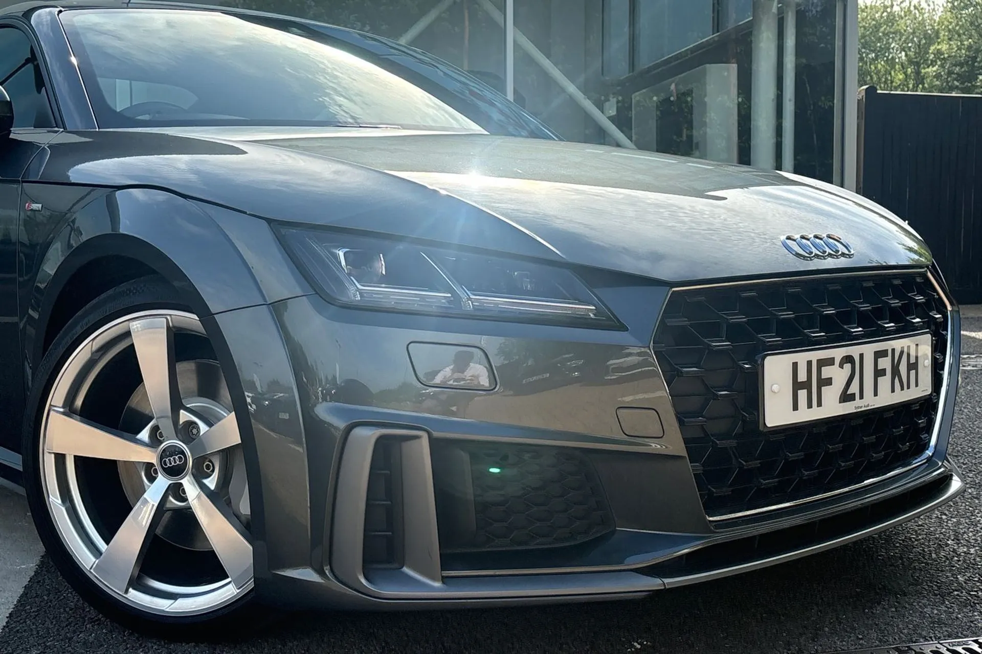 Audi TT thumbnail image number 5