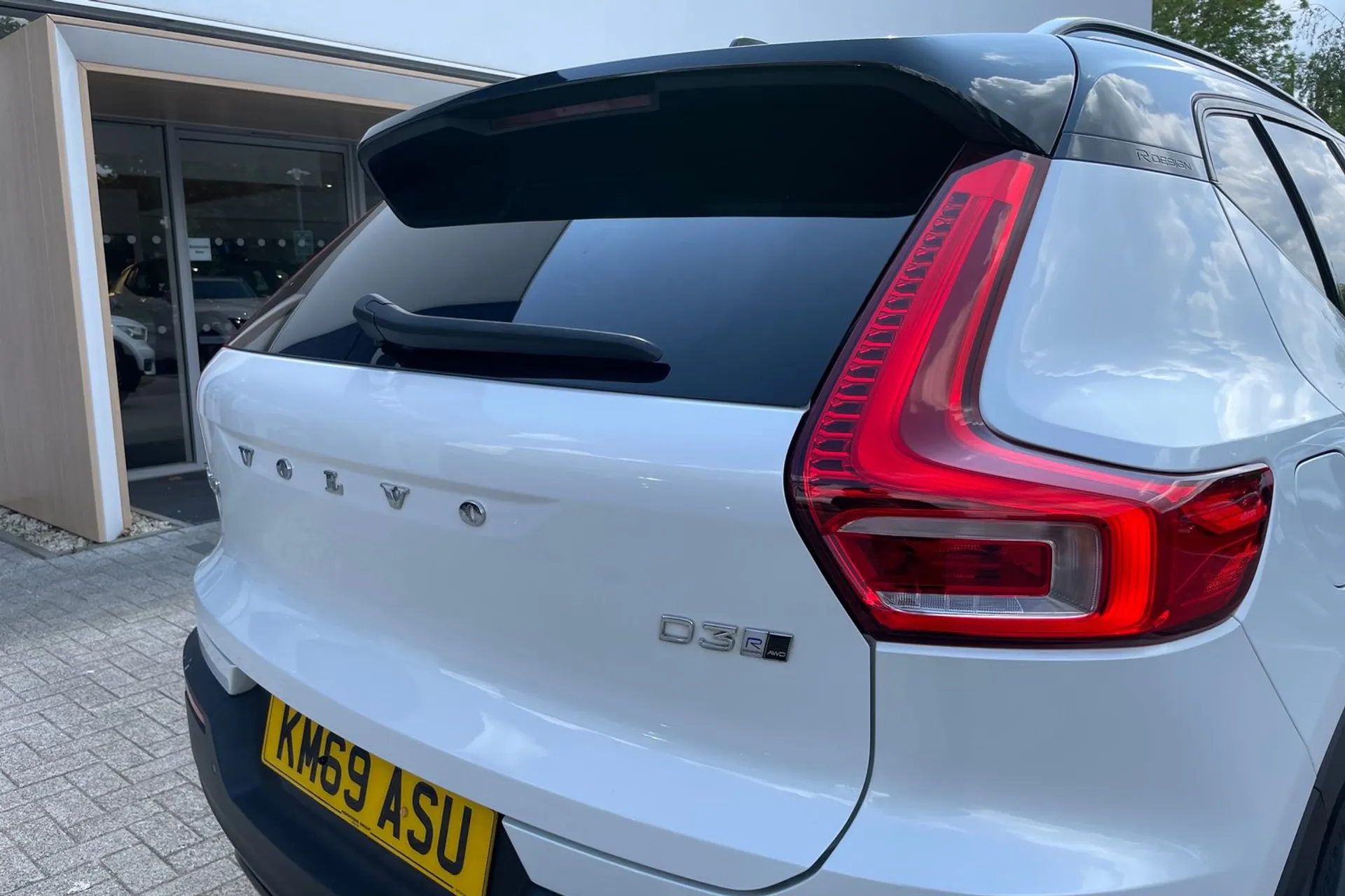 Volvo XC40 thumbnail image number 15