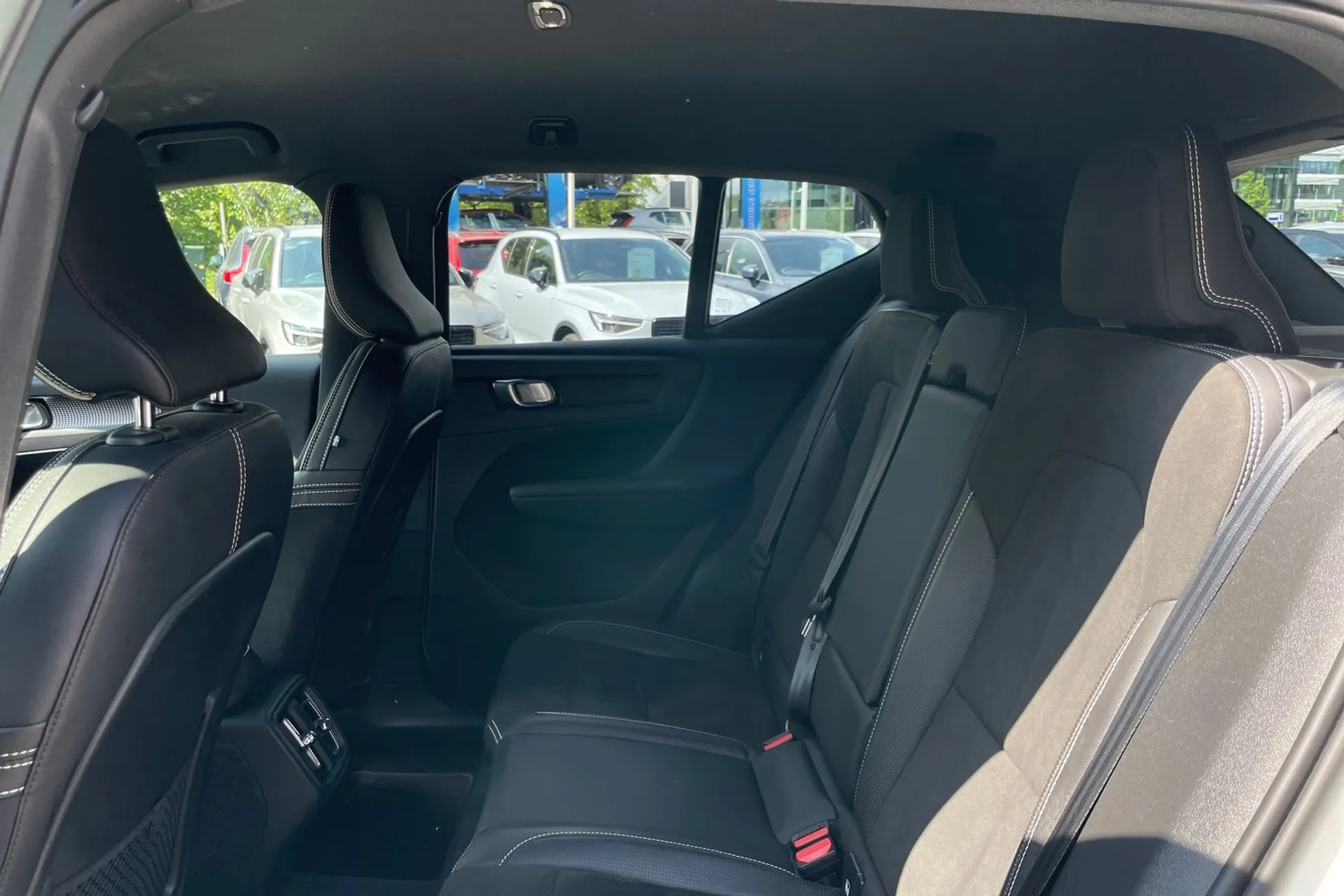Volvo XC40 thumbnail image number 29