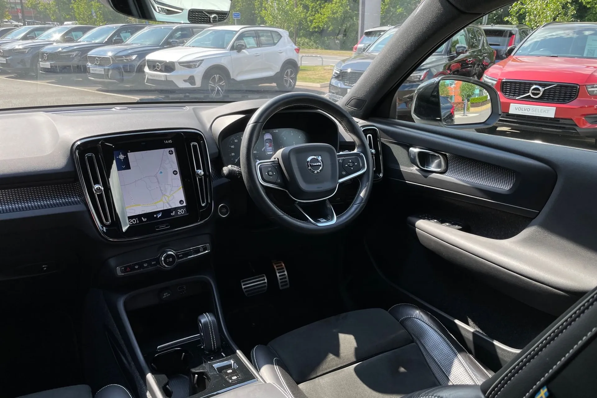 Volvo XC40 thumbnail image number 32