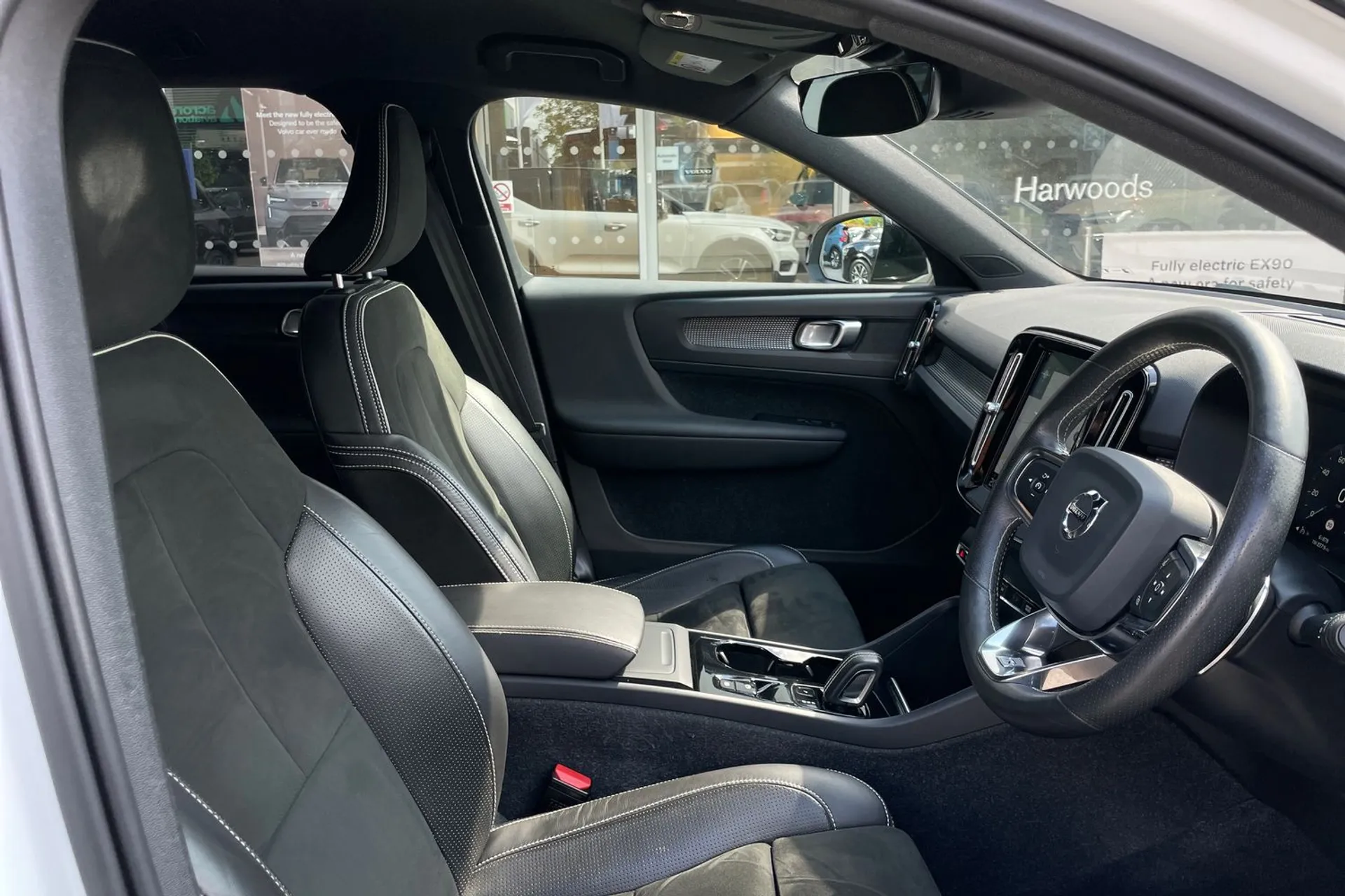 Volvo XC40 thumbnail image number 25