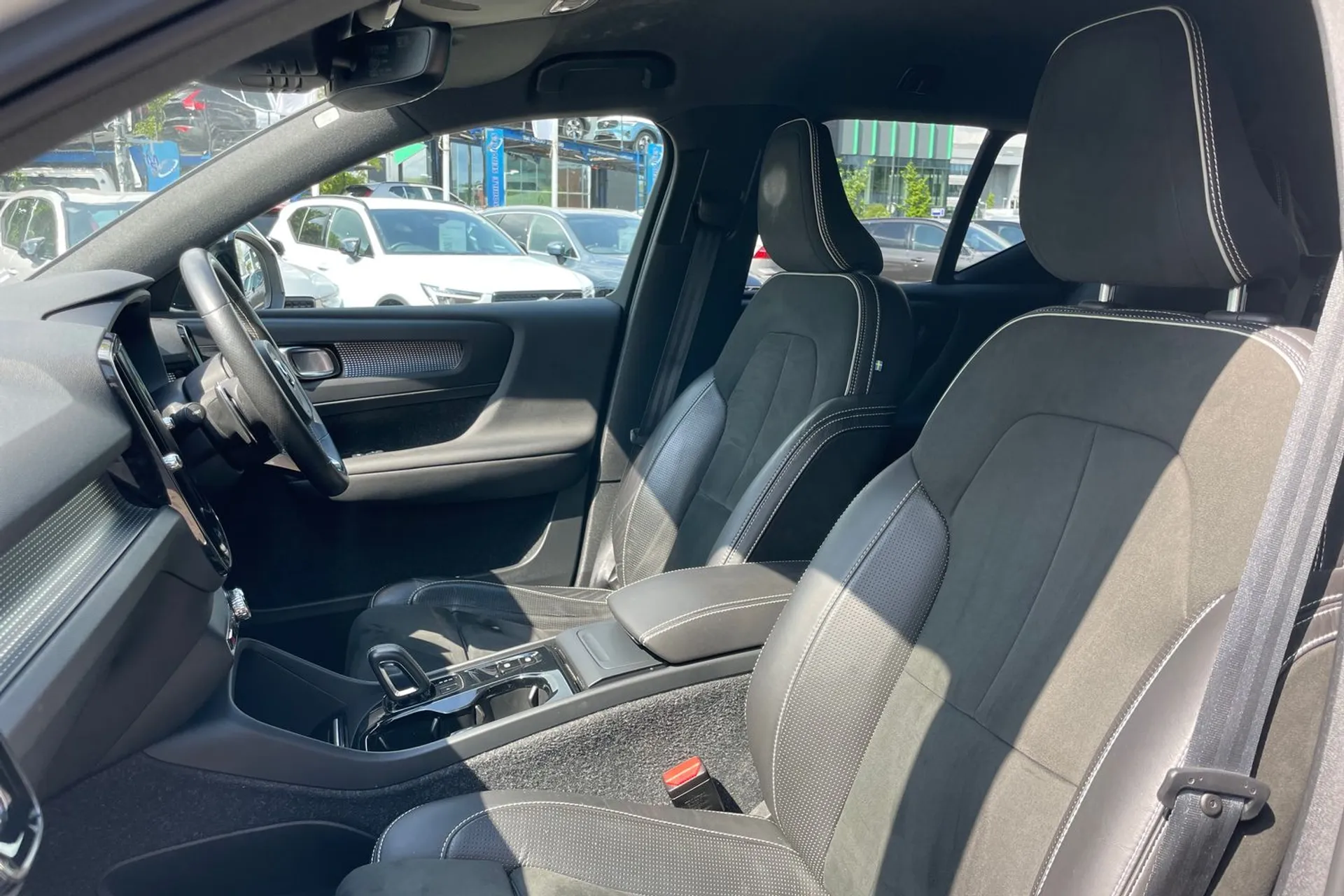 Volvo XC40 thumbnail image number 27
