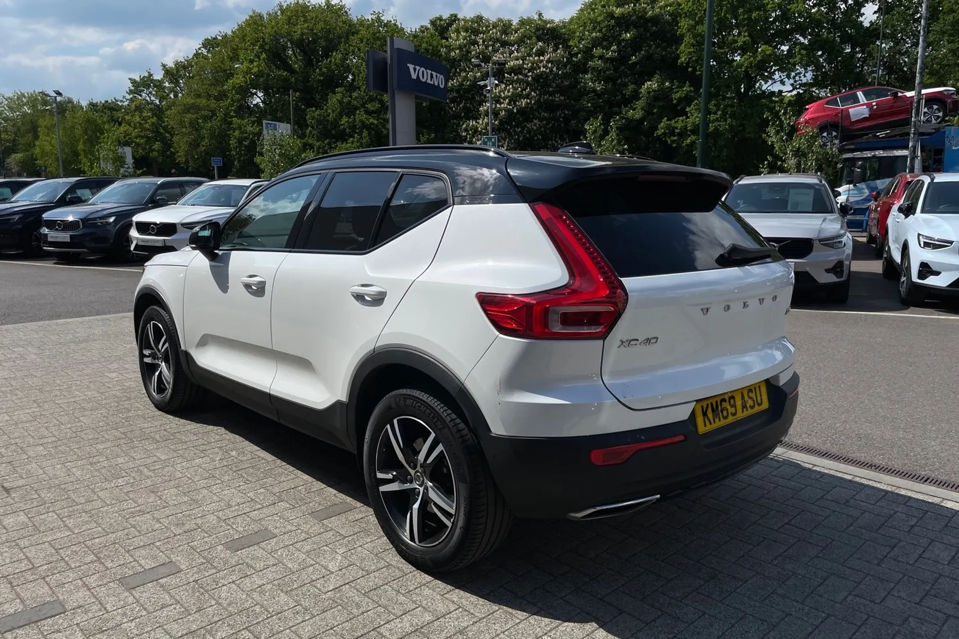 Volvo XC40 thumbnail image number 9