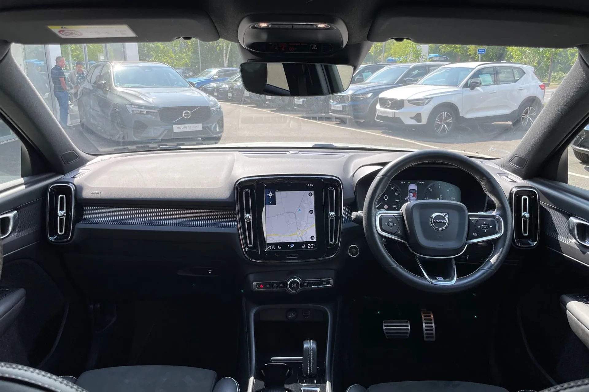 Volvo XC40 thumbnail image number 3