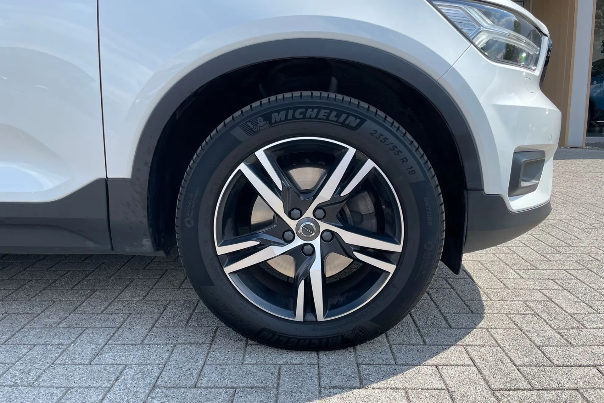 Volvo XC40 thumbnail image number 13