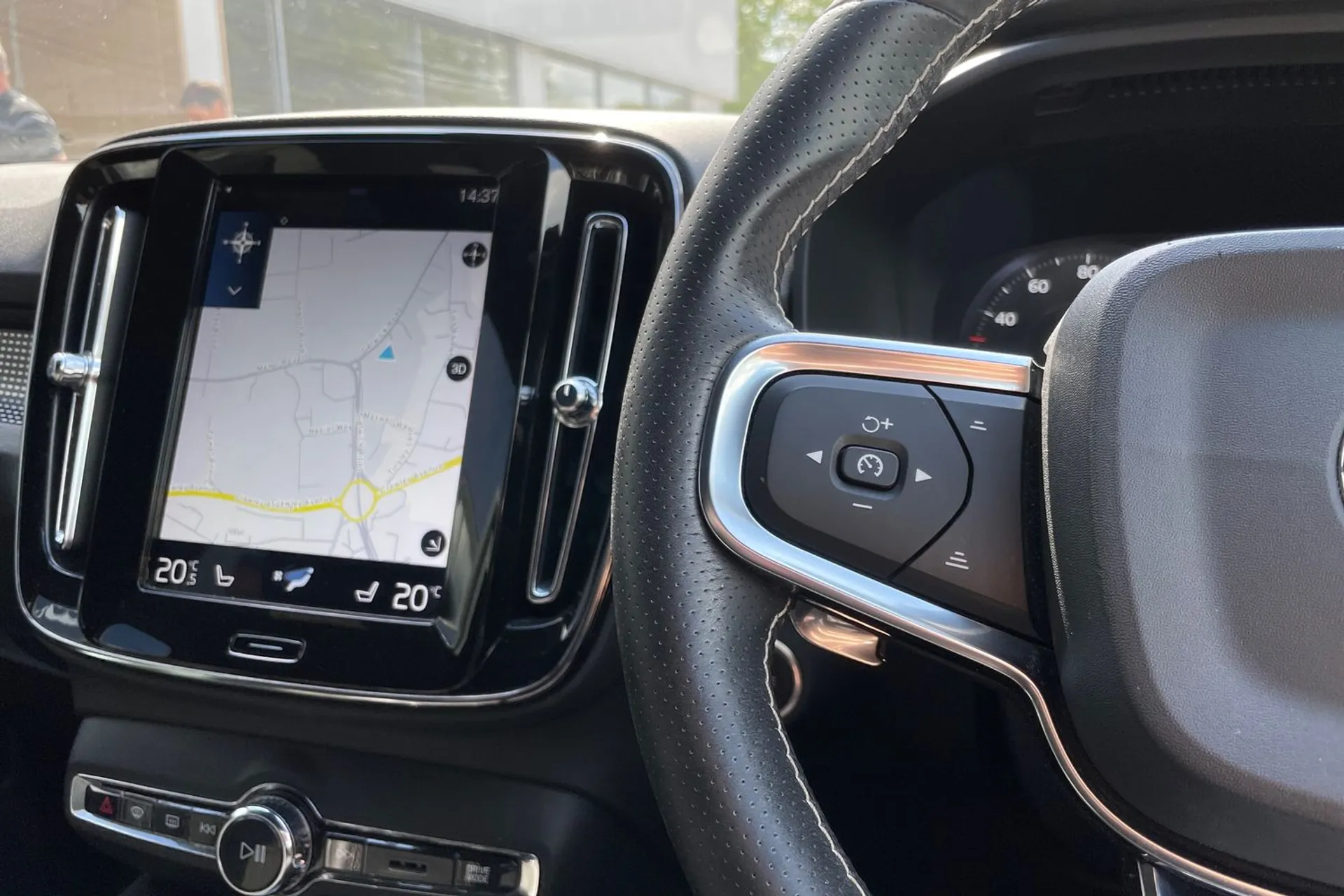 Volvo XC40 thumbnail image number 35
