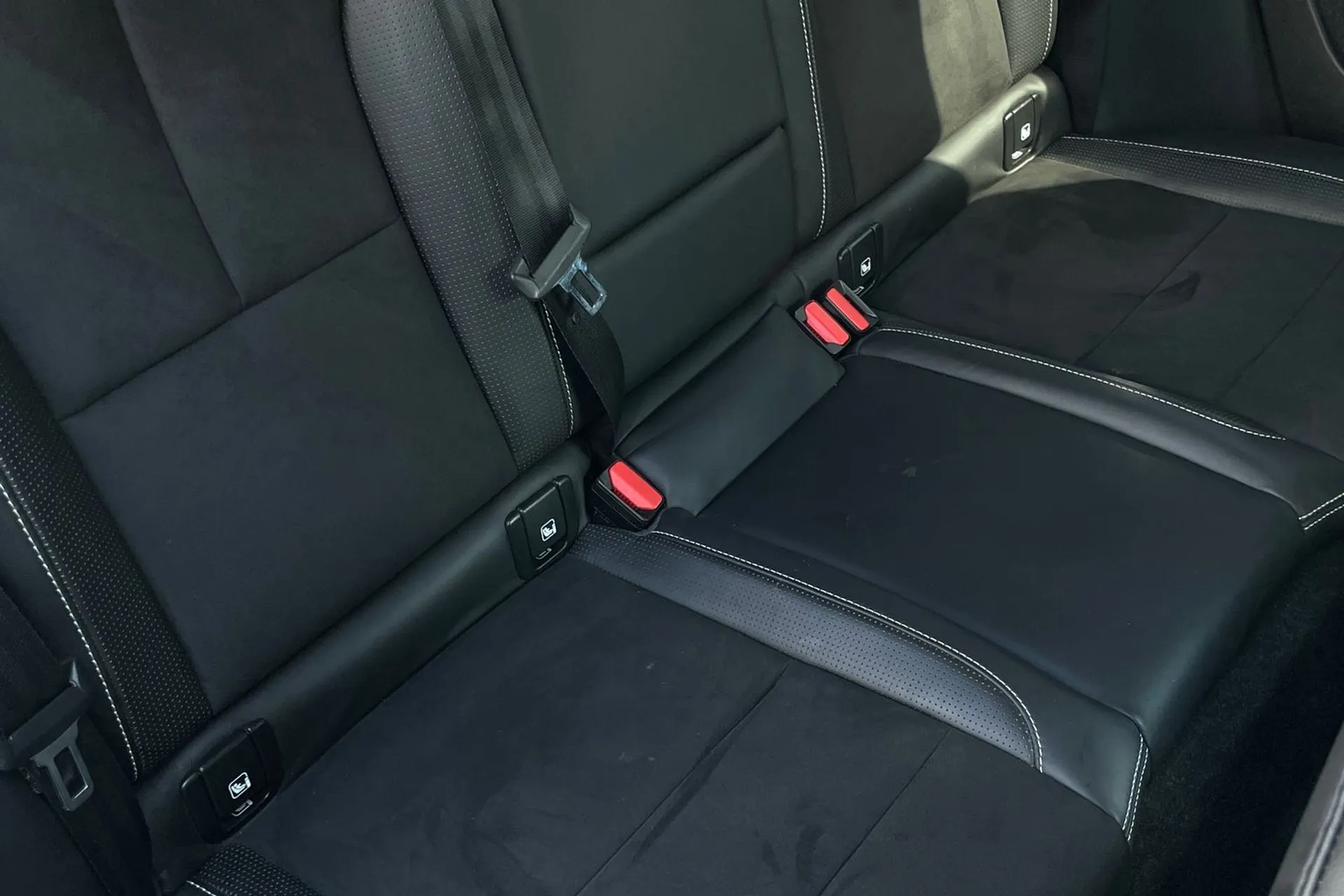 Volvo XC40 thumbnail image number 24