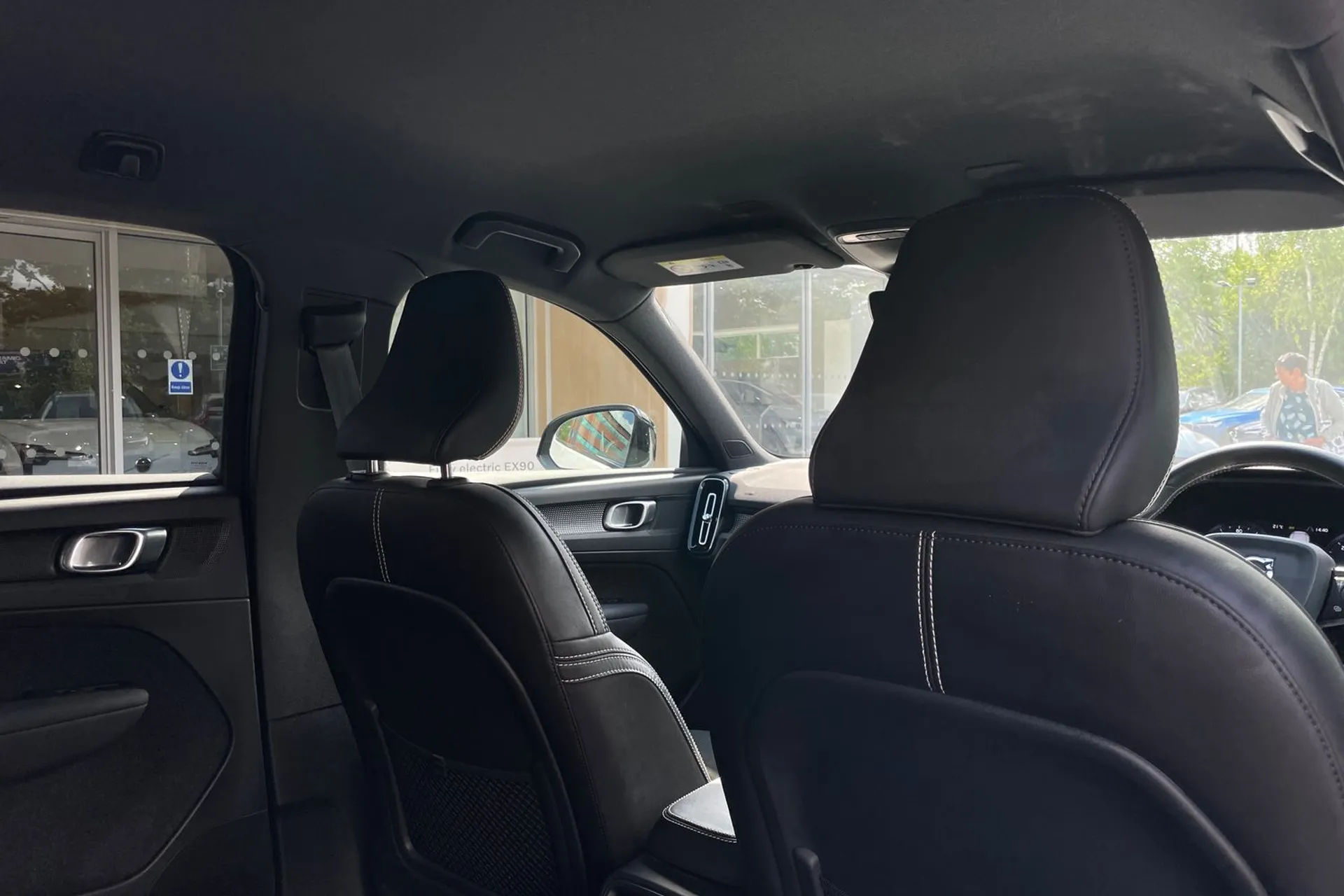 Volvo XC40 thumbnail image number 23