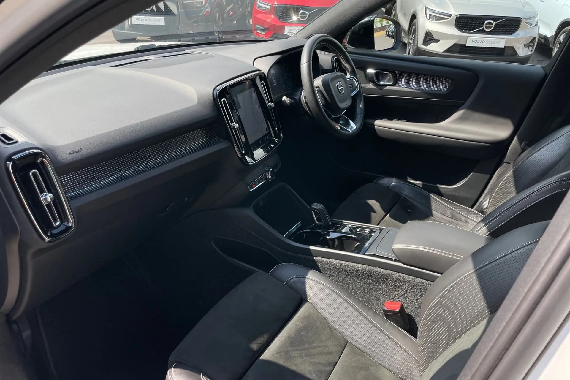 Volvo XC40 thumbnail image number 26