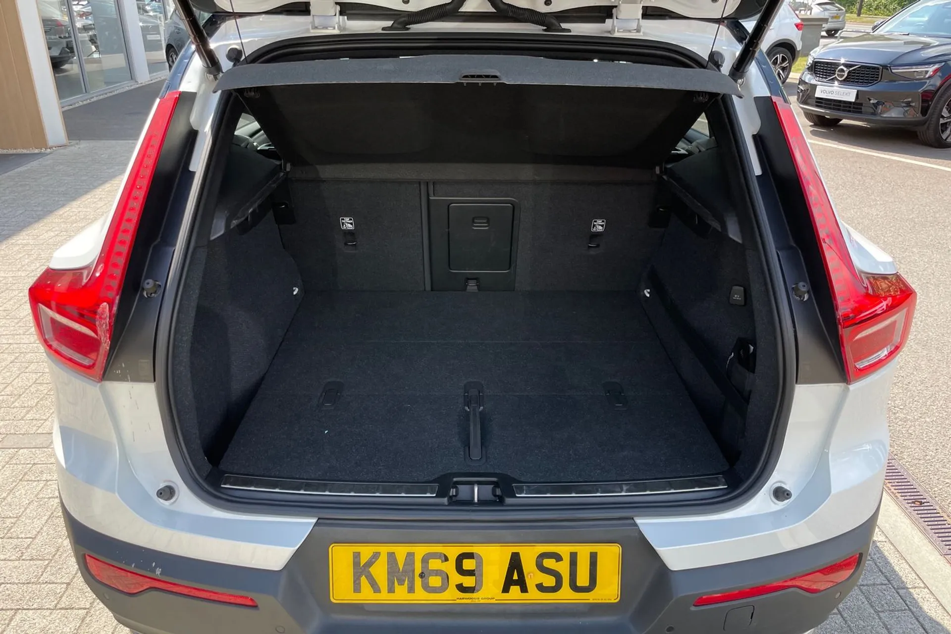 Volvo XC40 thumbnail image number 19