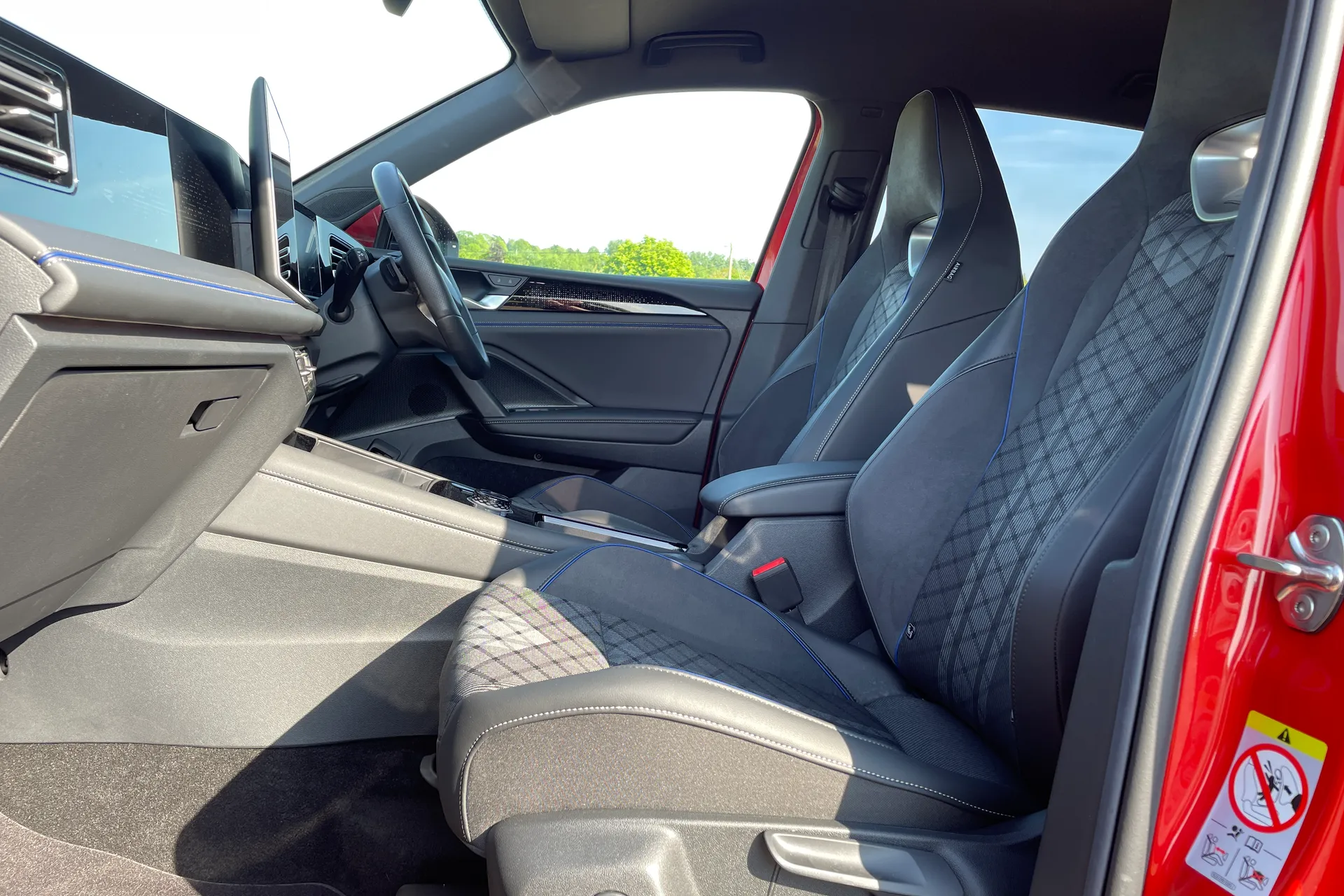 VOLKSWAGEN TIGUAN thumbnail image number 38