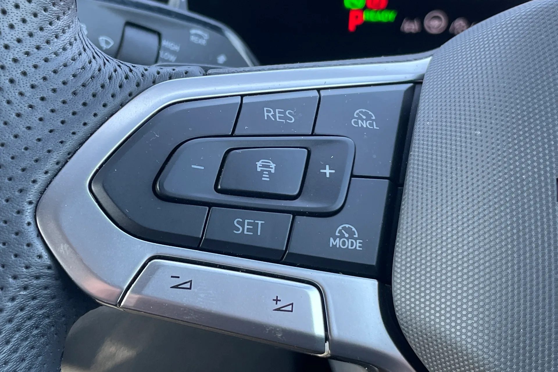 VOLKSWAGEN TIGUAN thumbnail image number 51
