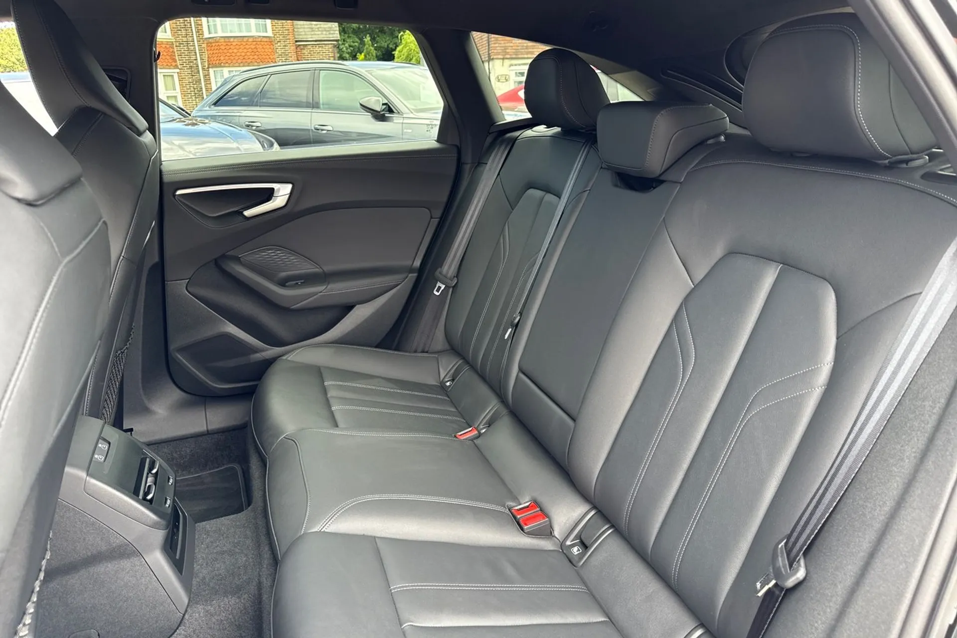 Audi A5 thumbnail image number 34