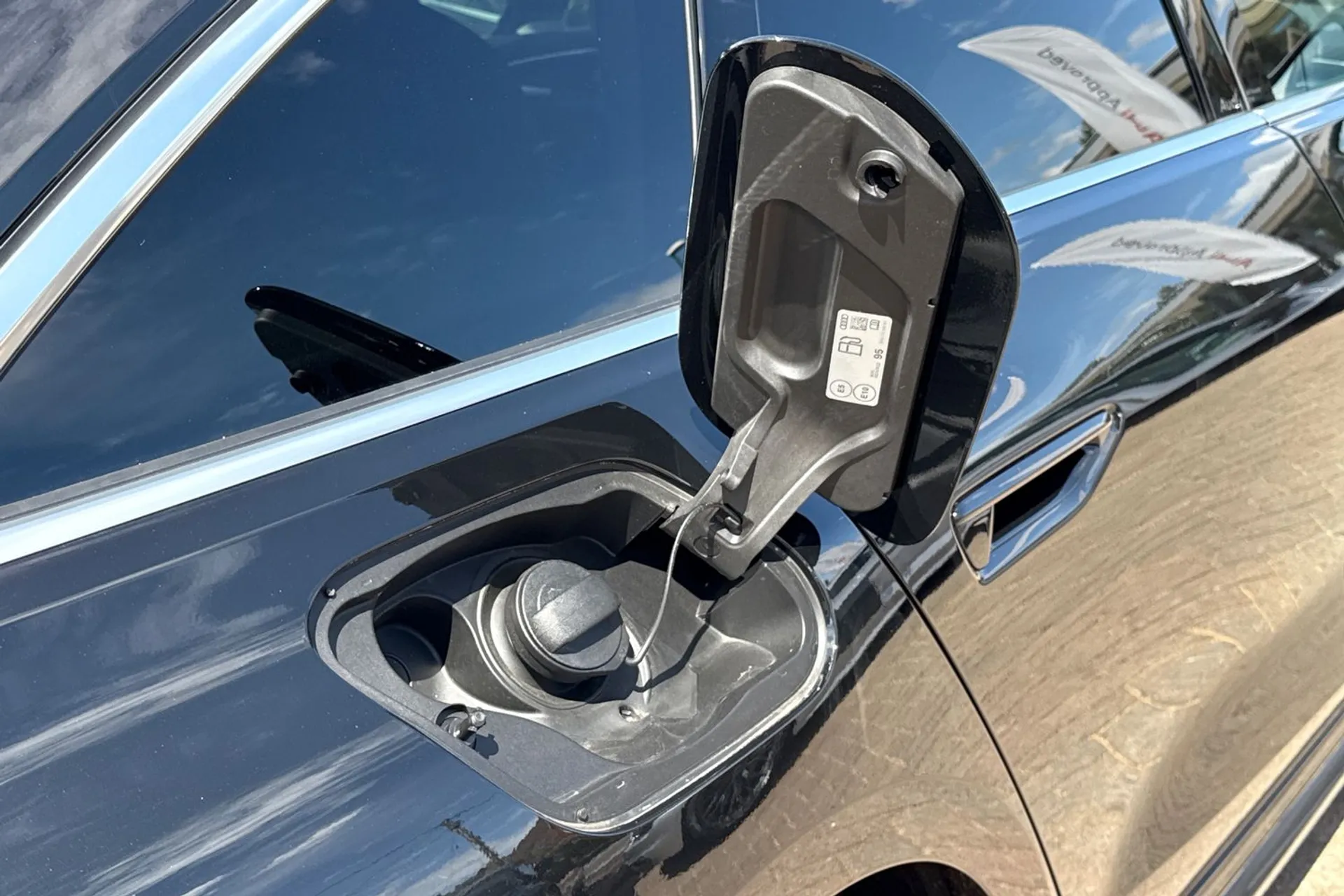 Audi A5 thumbnail image number 42