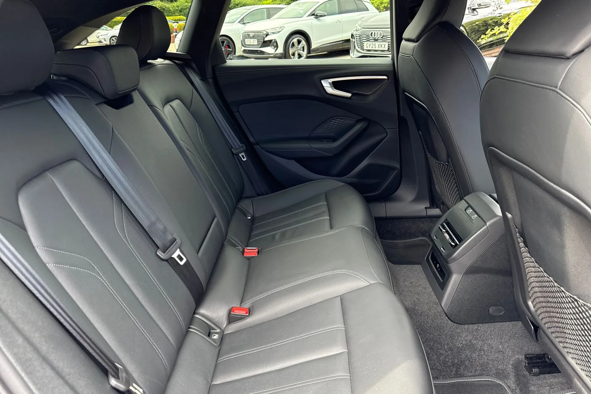 Audi A5 thumbnail image number 36