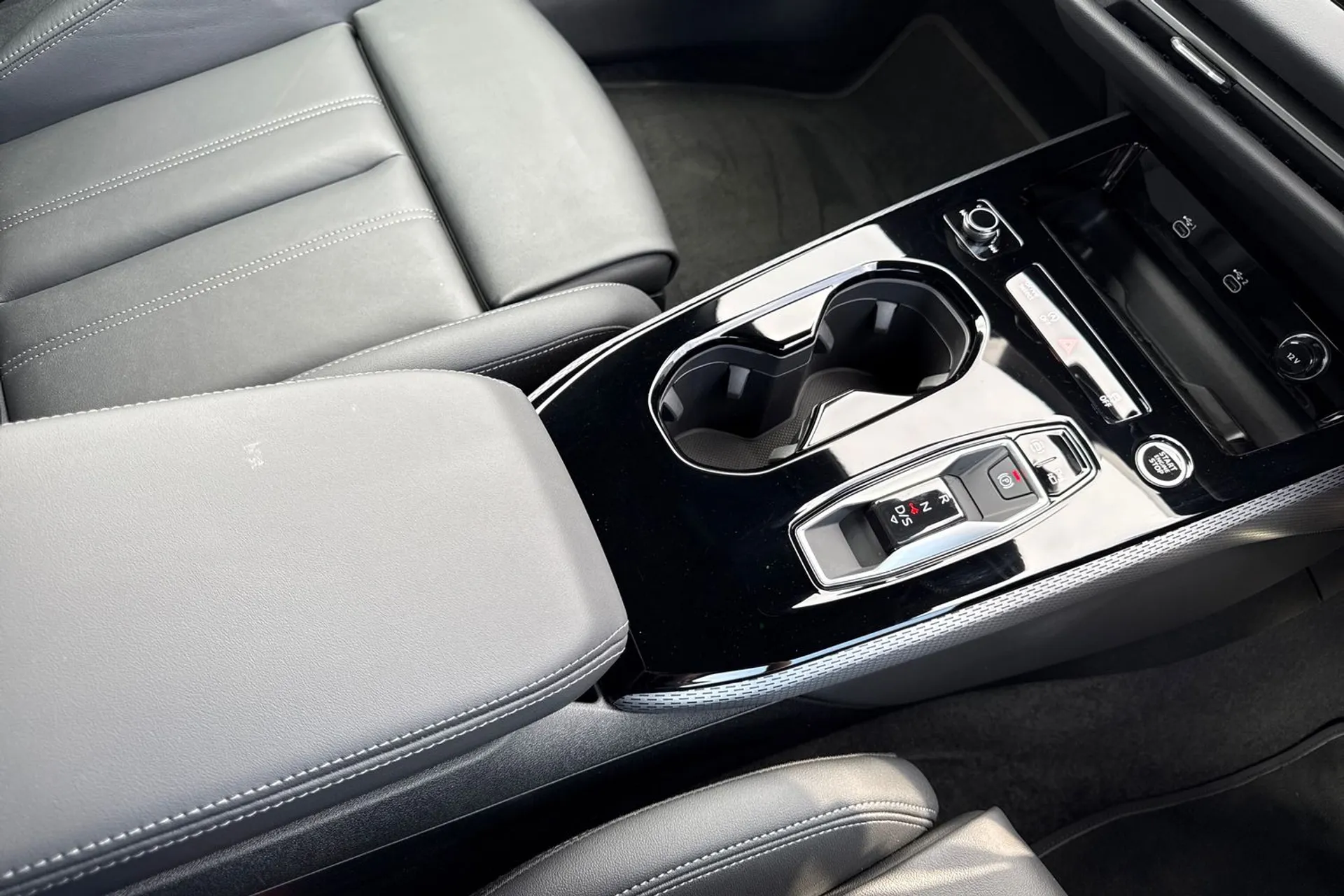 Audi A5 thumbnail image number 30