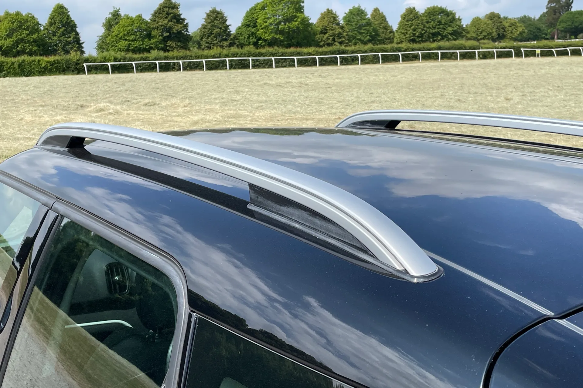 MINI COUNTRYMAN thumbnail image number 16