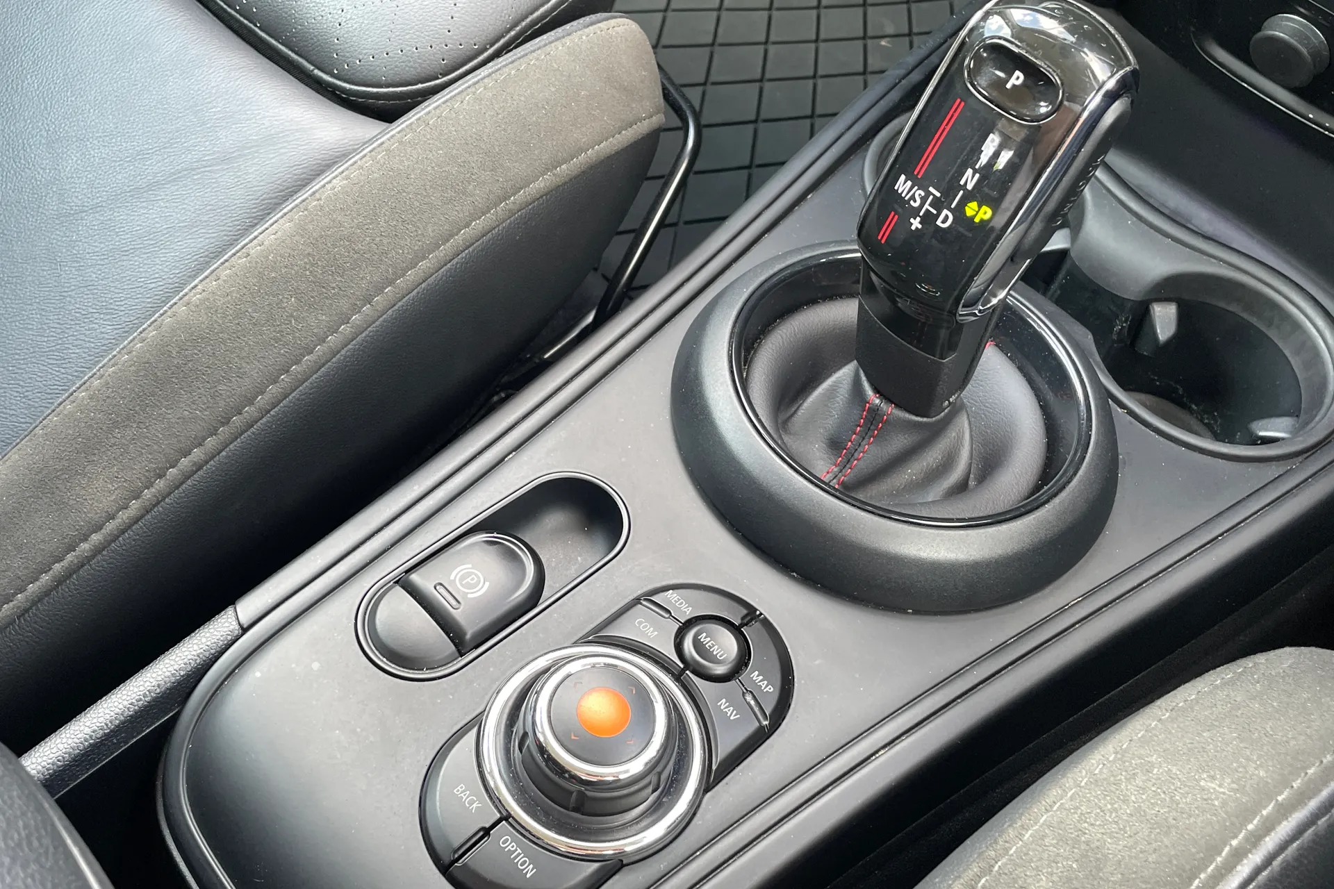 MINI COUNTRYMAN thumbnail image number 44