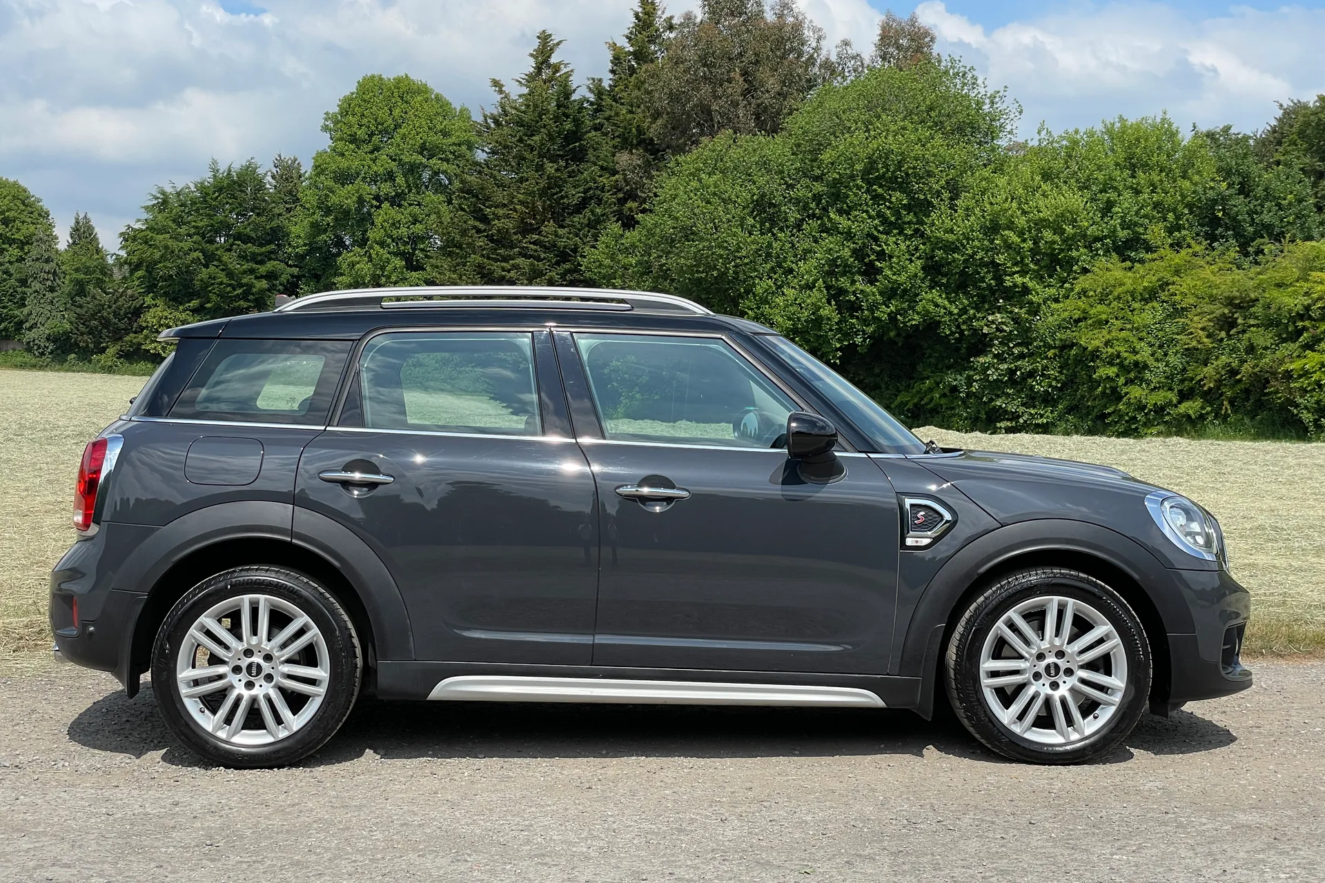 MINI COUNTRYMAN thumbnail image number 2
