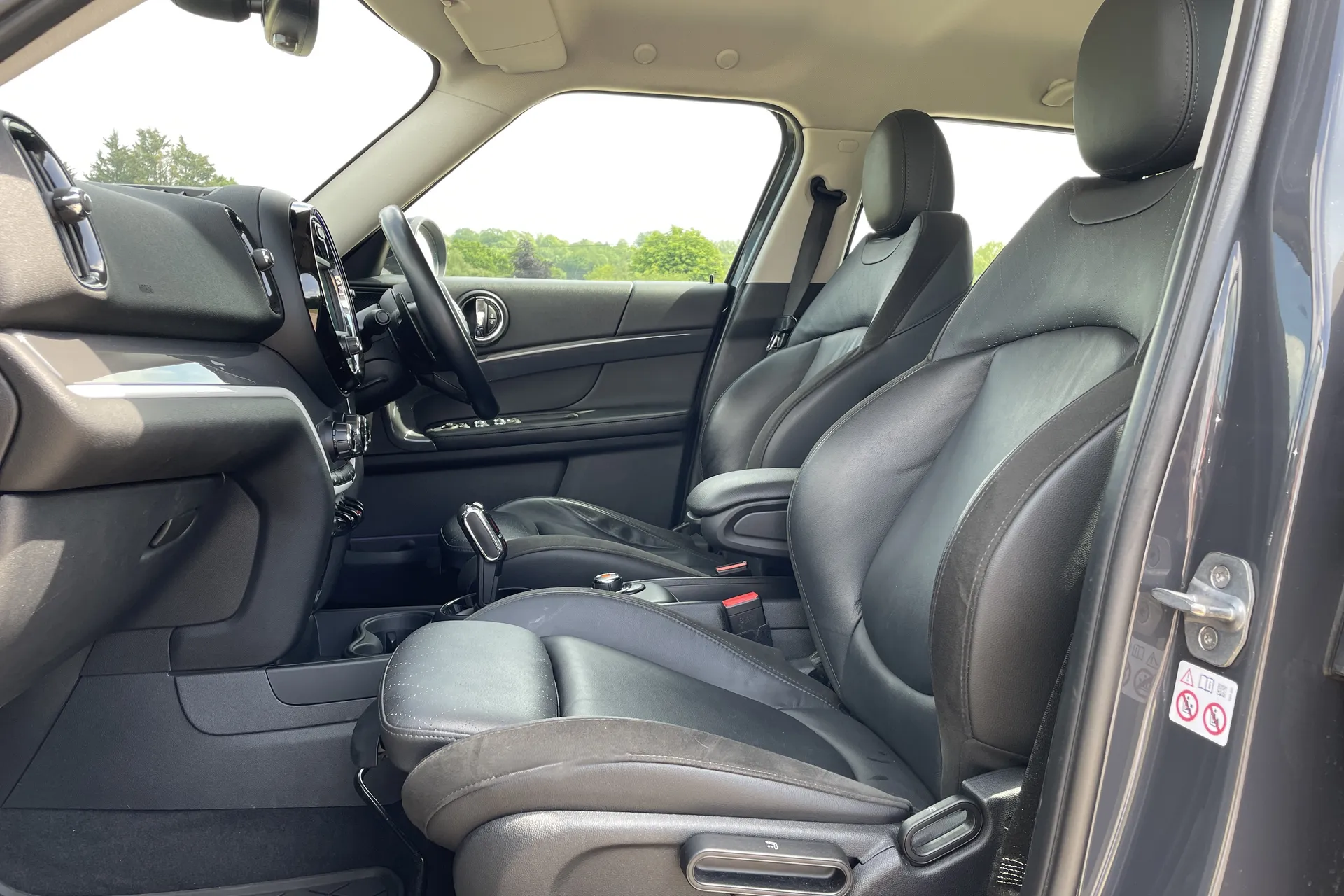 MINI COUNTRYMAN thumbnail image number 32